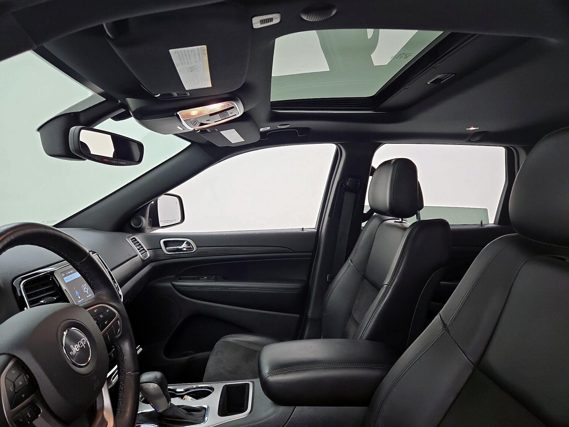 Thumbnail: 2019 Jeep Grand Cherokee - 20