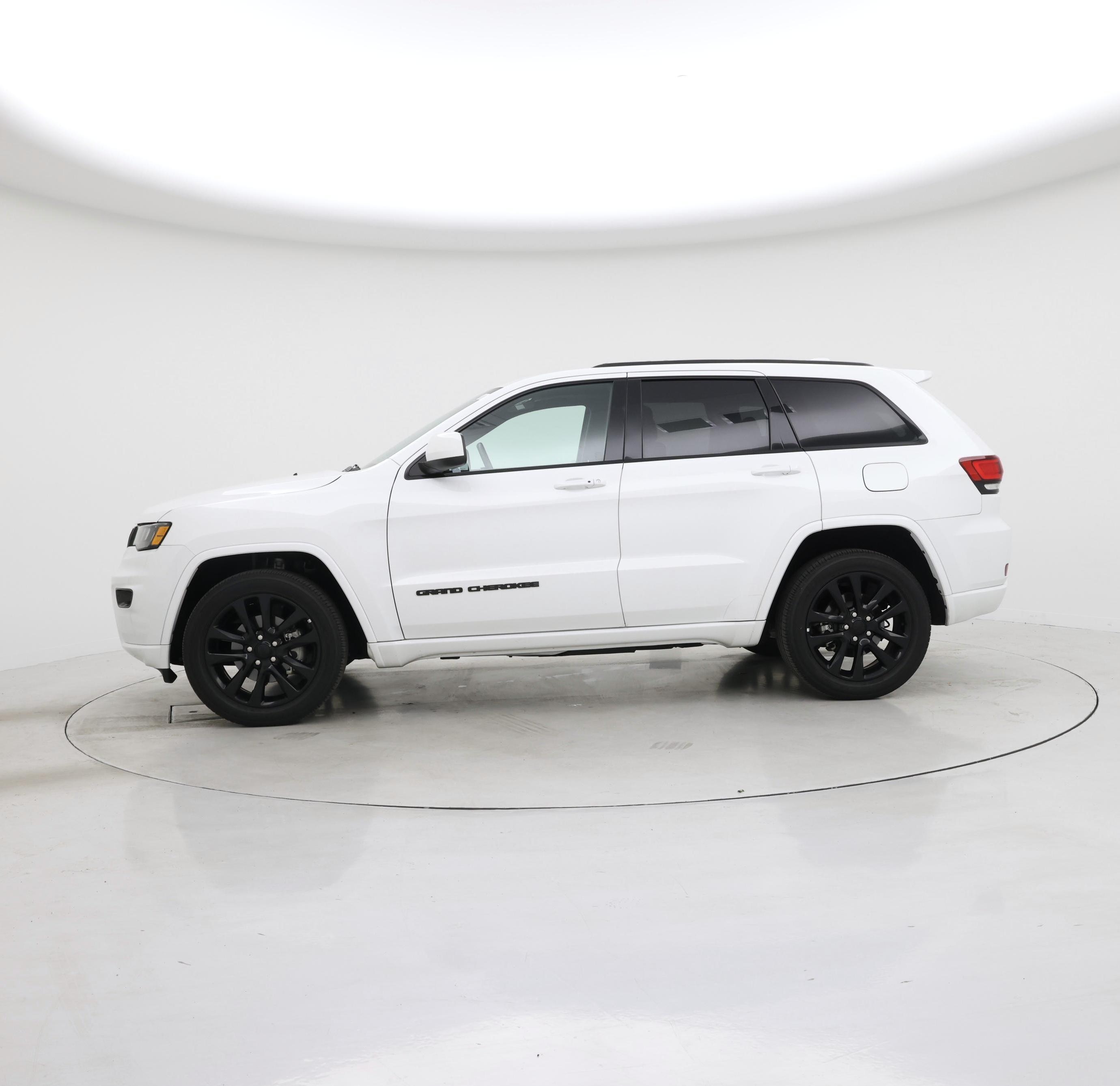 Thumbnail: 2019 Jeep Grand Cherokee - 3