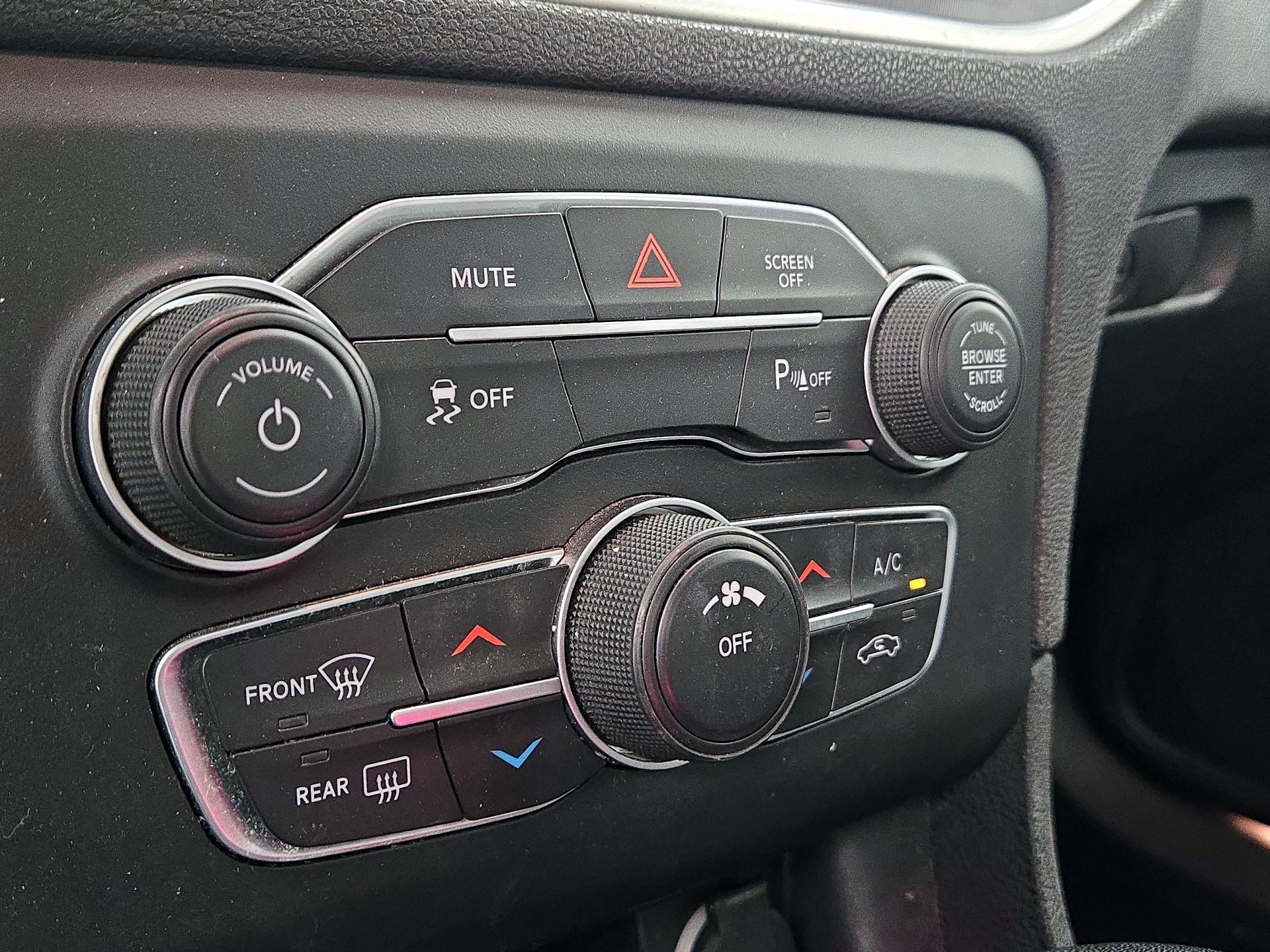 Thumbnail: 2021 Dodge Charger - 16