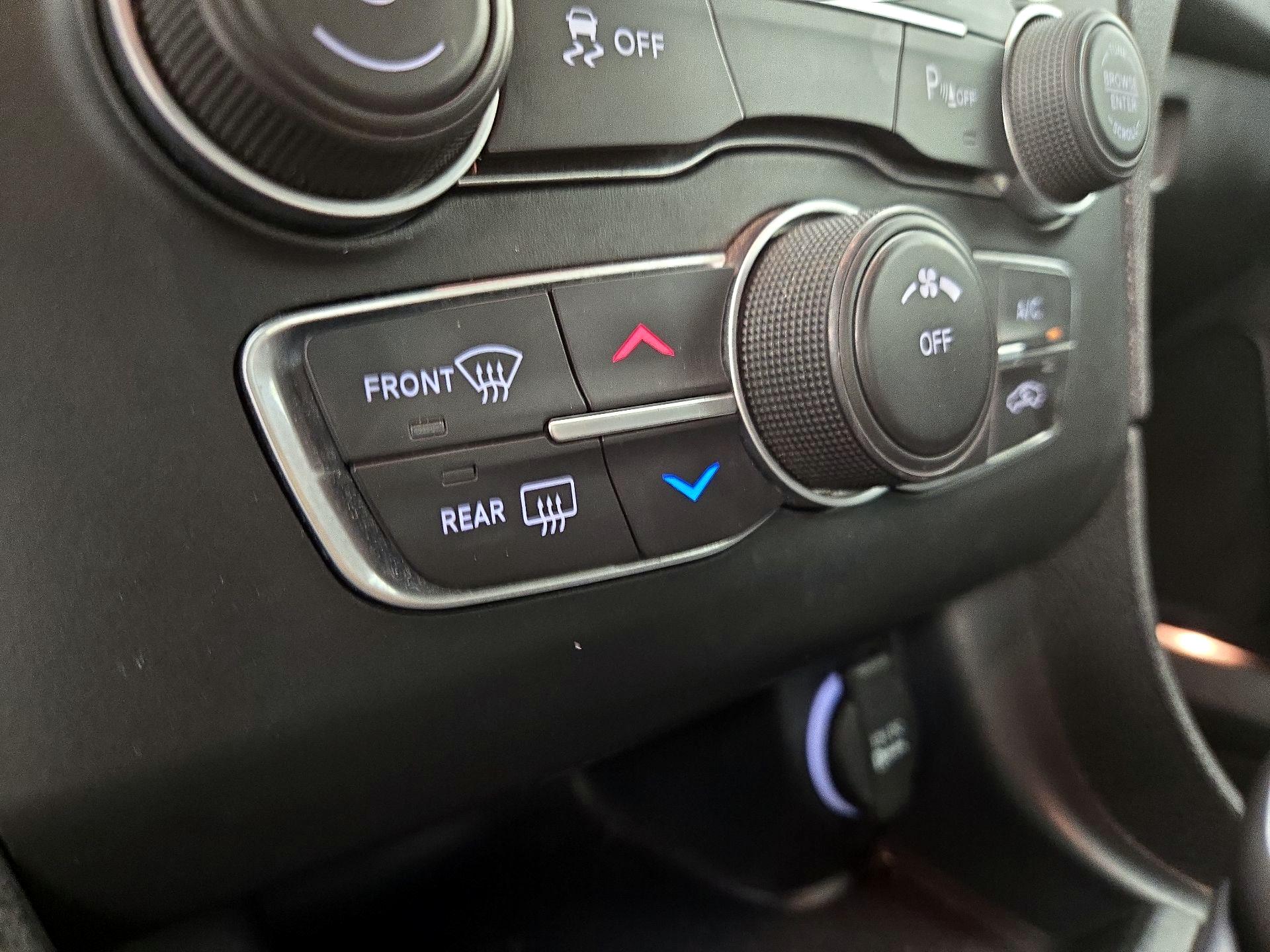 Thumbnail: 2021 Dodge Charger - 16