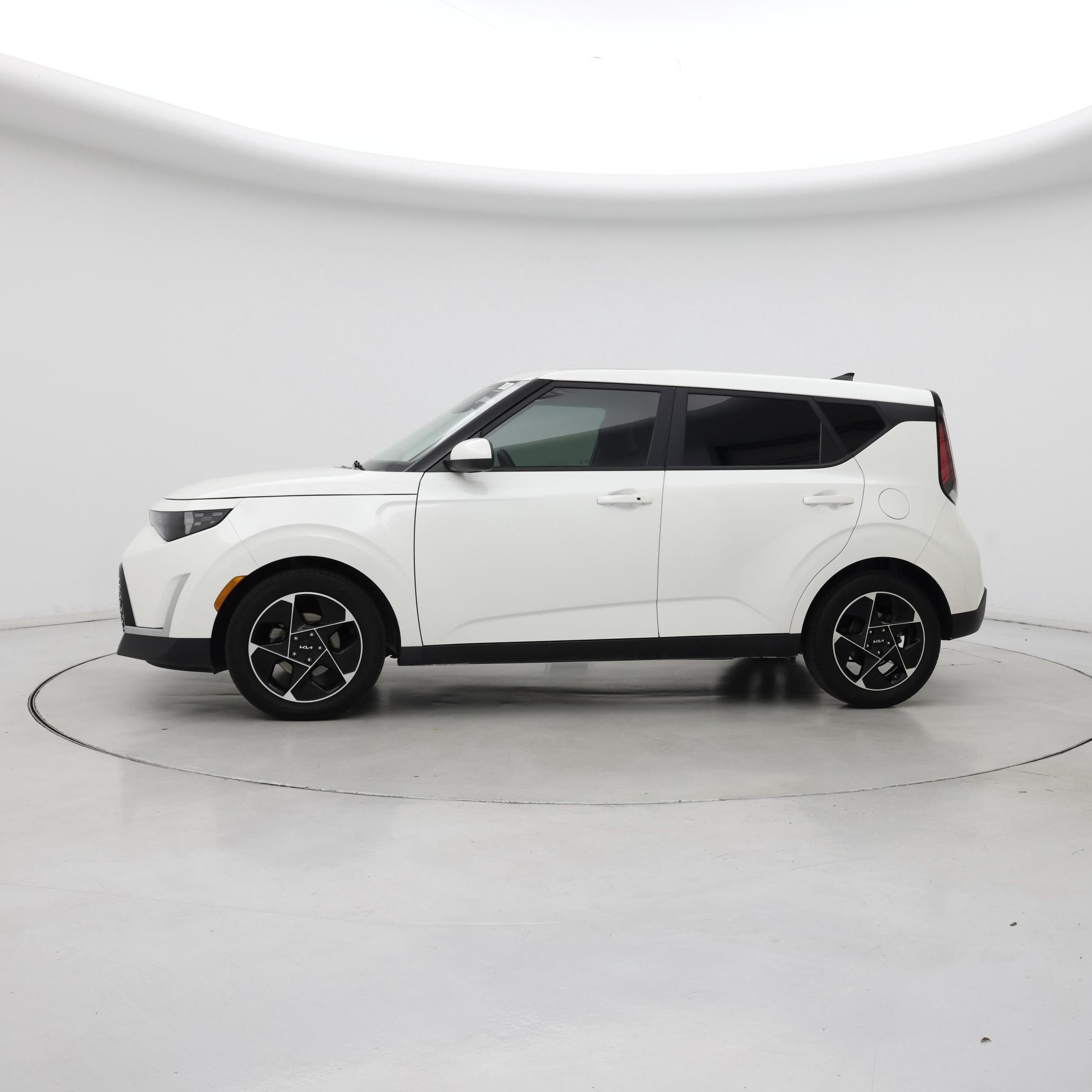 Thumbnail: 2023 Kia Soul - 3
