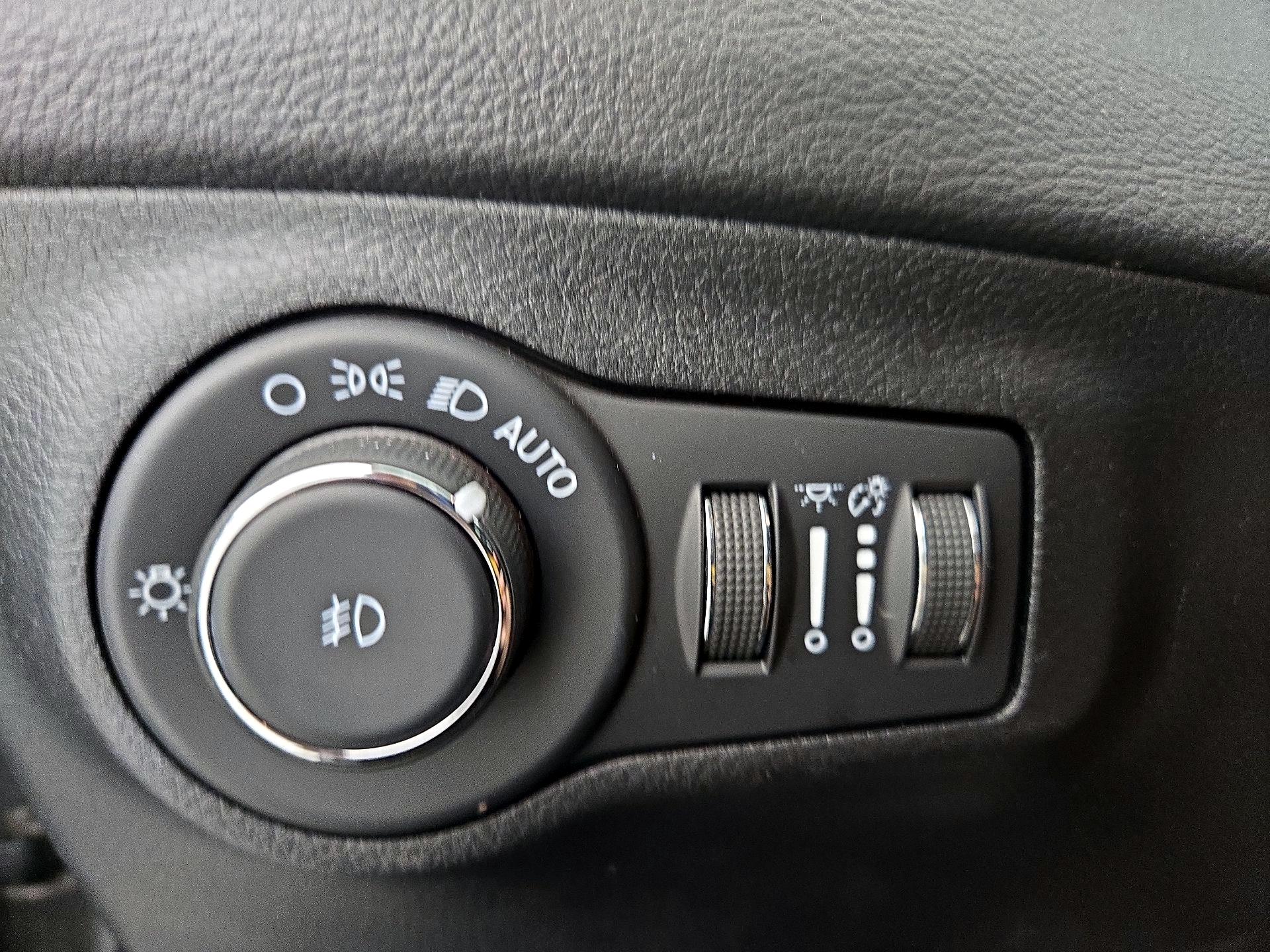 Thumbnail: 2021 Jeep Compass - 13