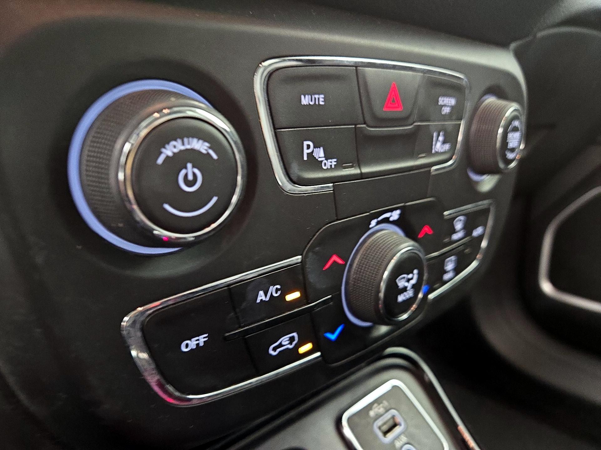 Thumbnail: 2021 Jeep Compass - 16