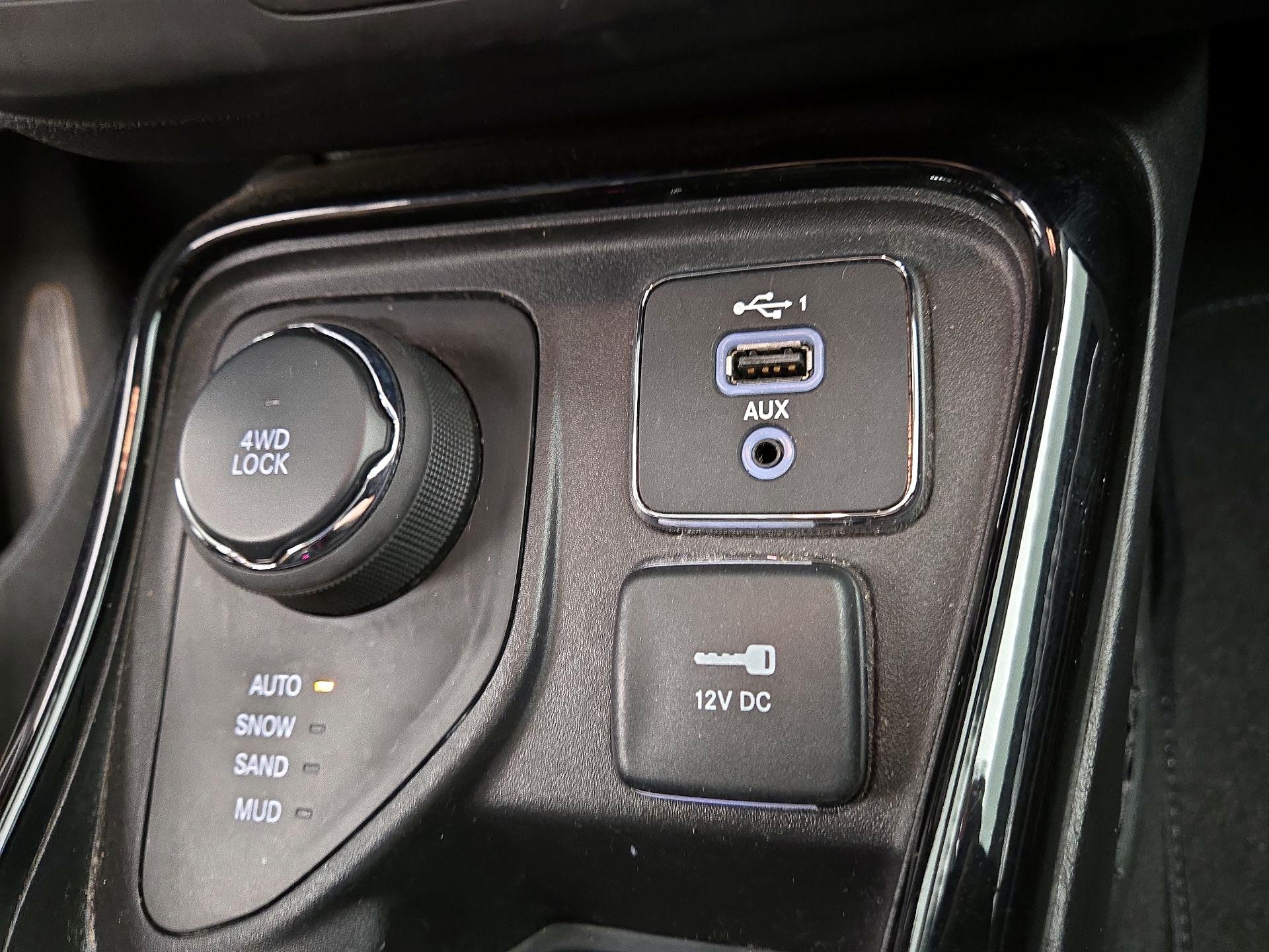 Thumbnail: 2021 Jeep Compass - 18