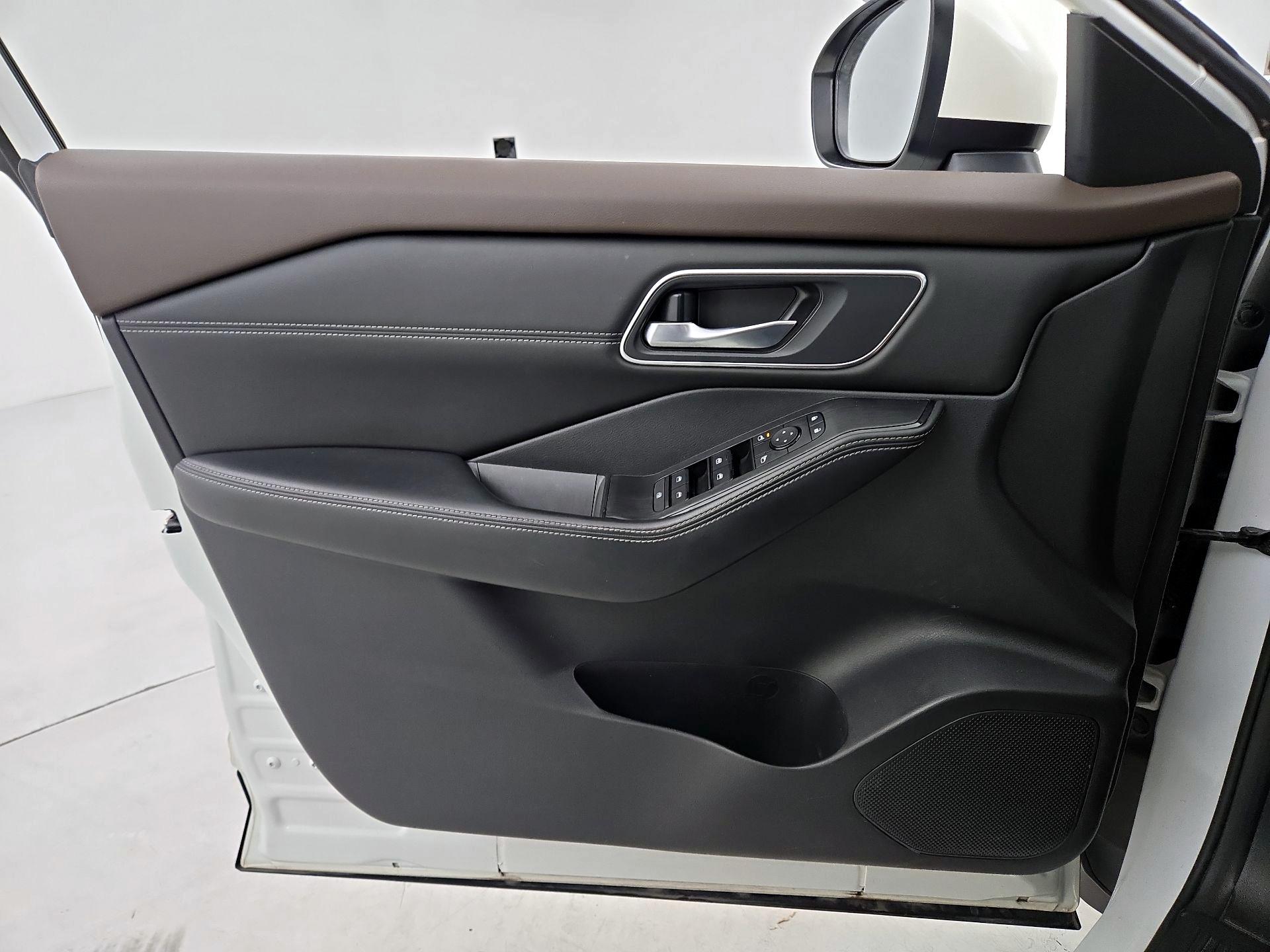 Thumbnail: 2021 Nissan Rogue - 12