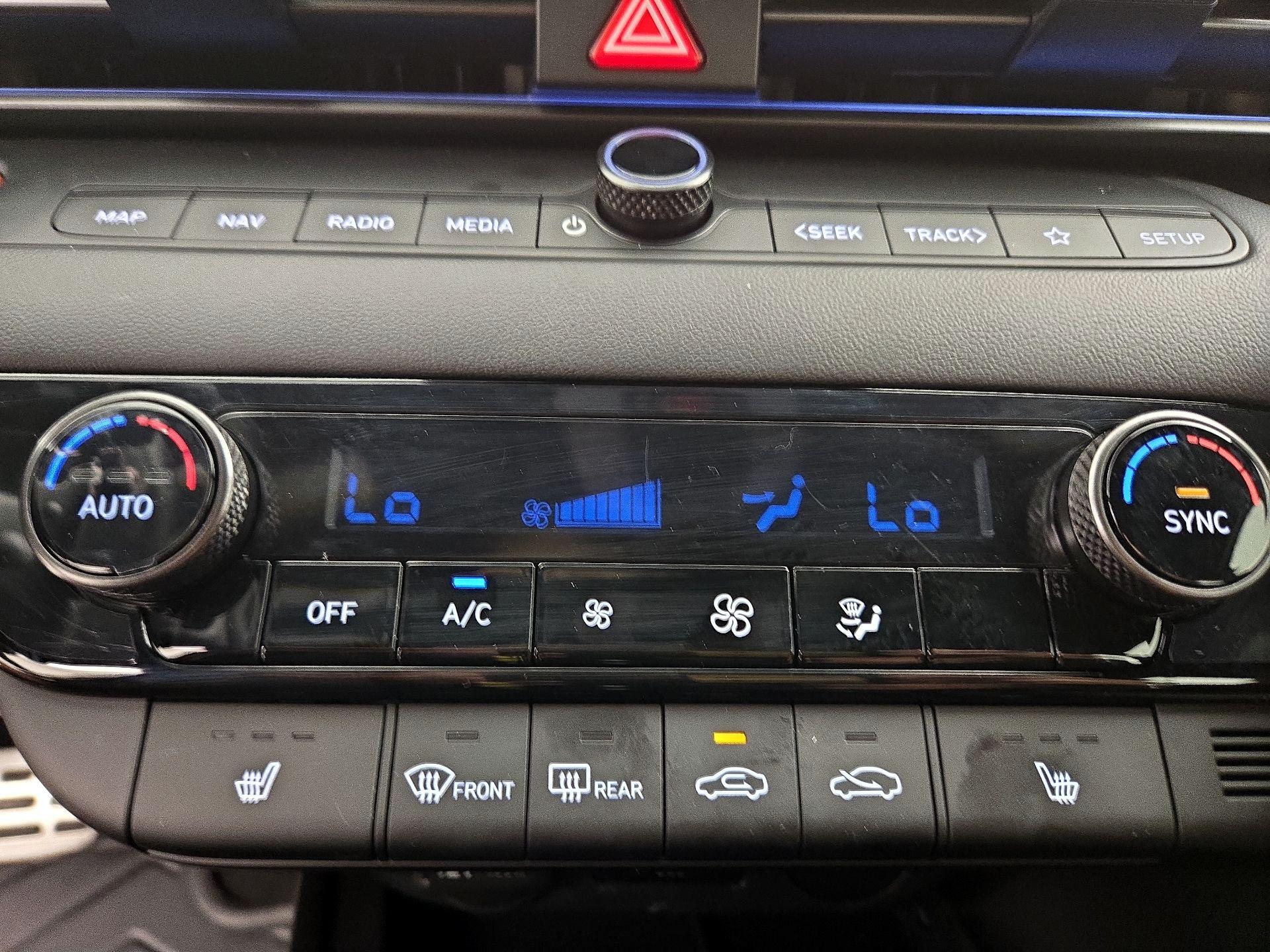 Thumbnail: 2025 Hyundai Elantra - 17