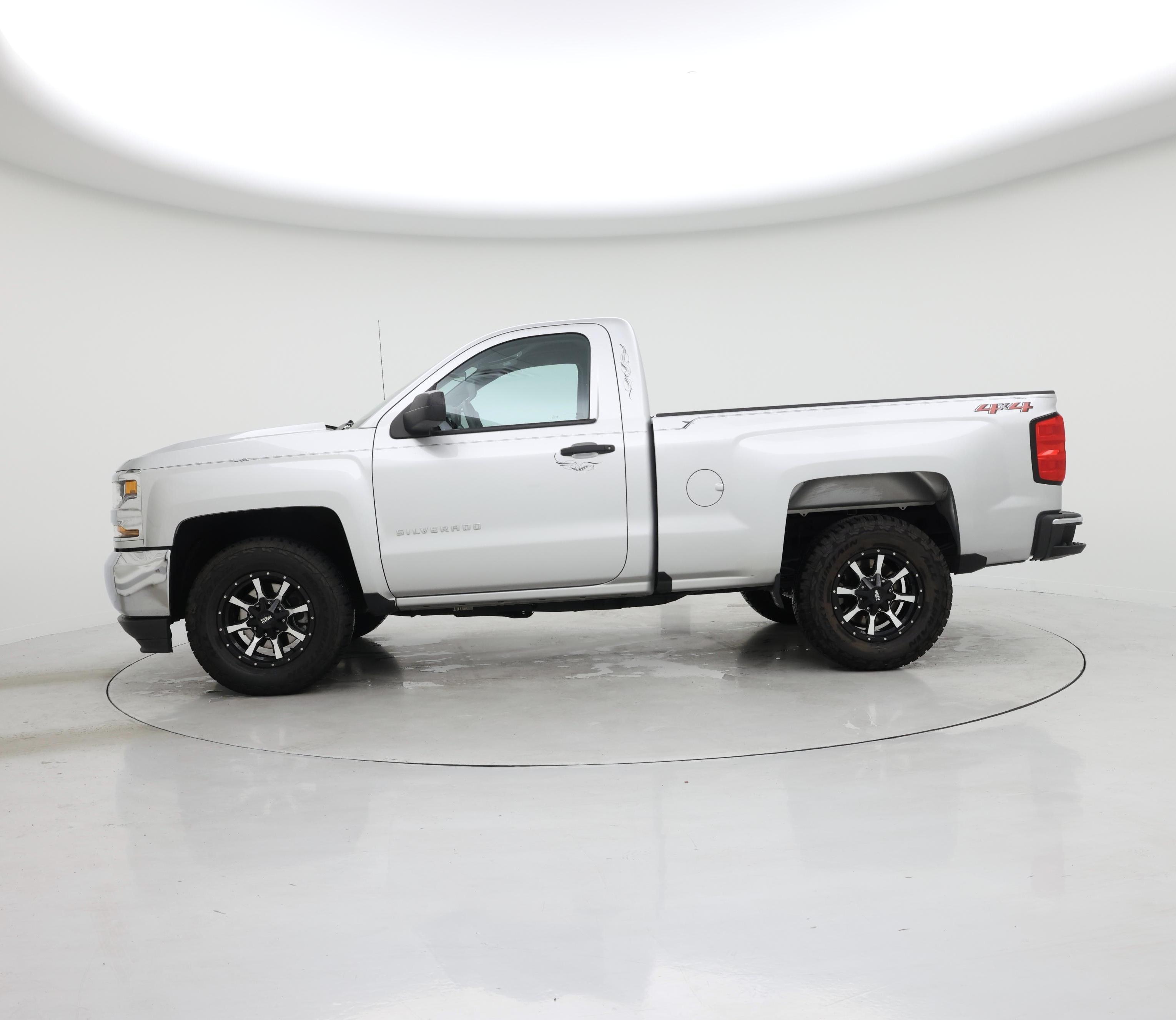 Thumbnail: 2018 Chevrolet Silverado 1500 - 3