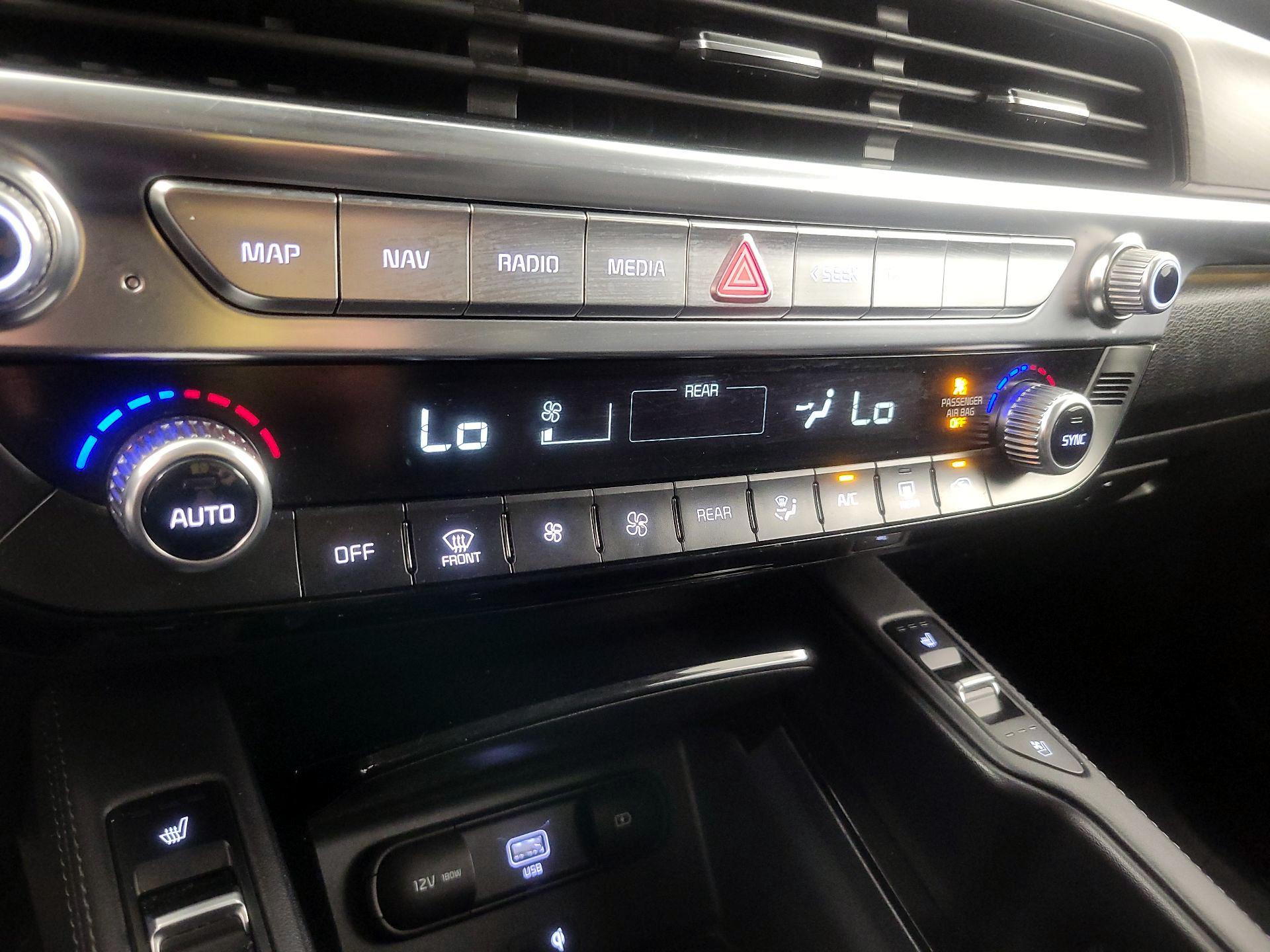 Thumbnail: 2020 Kia Telluride - 17