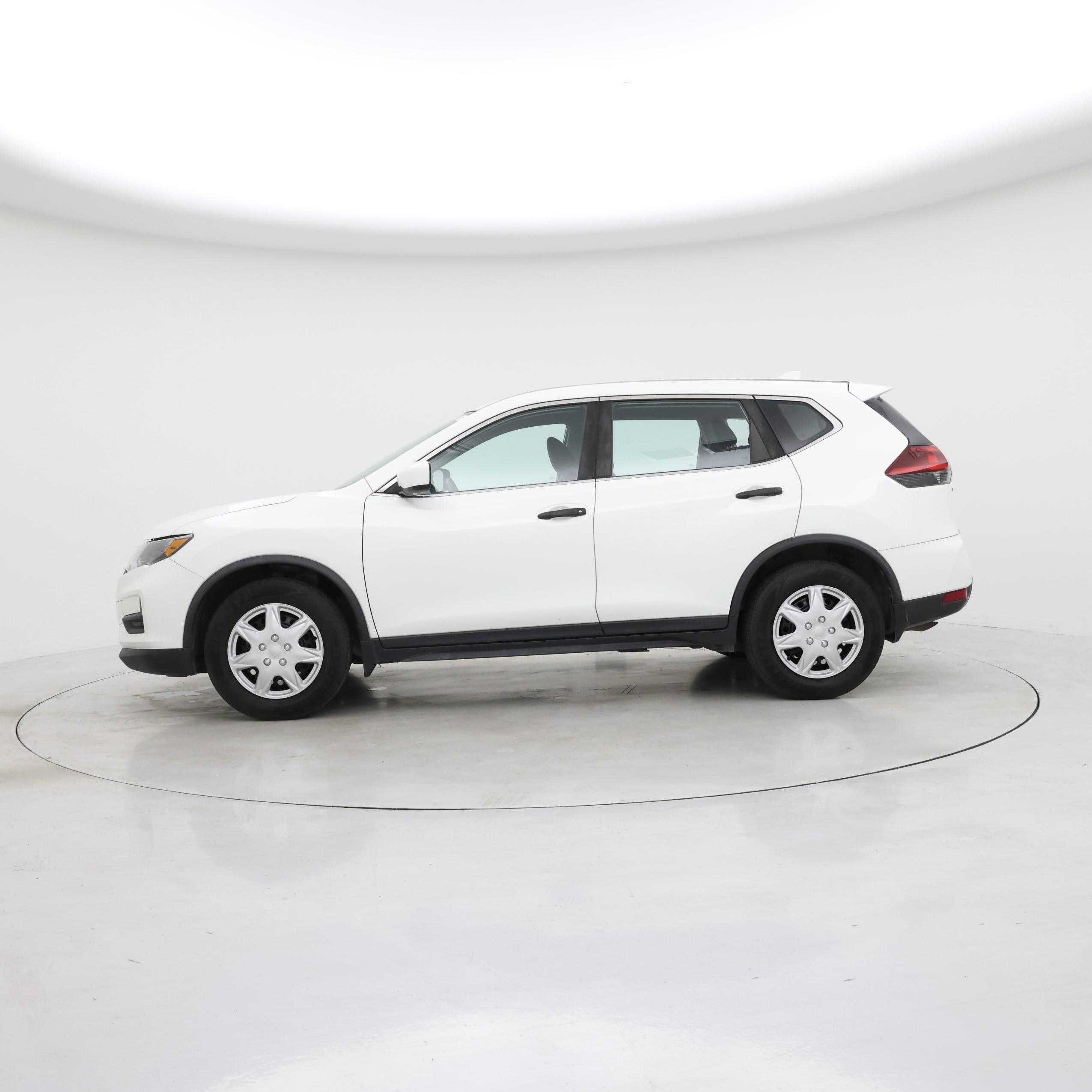 Thumbnail: 2018 Nissan Rogue - 3