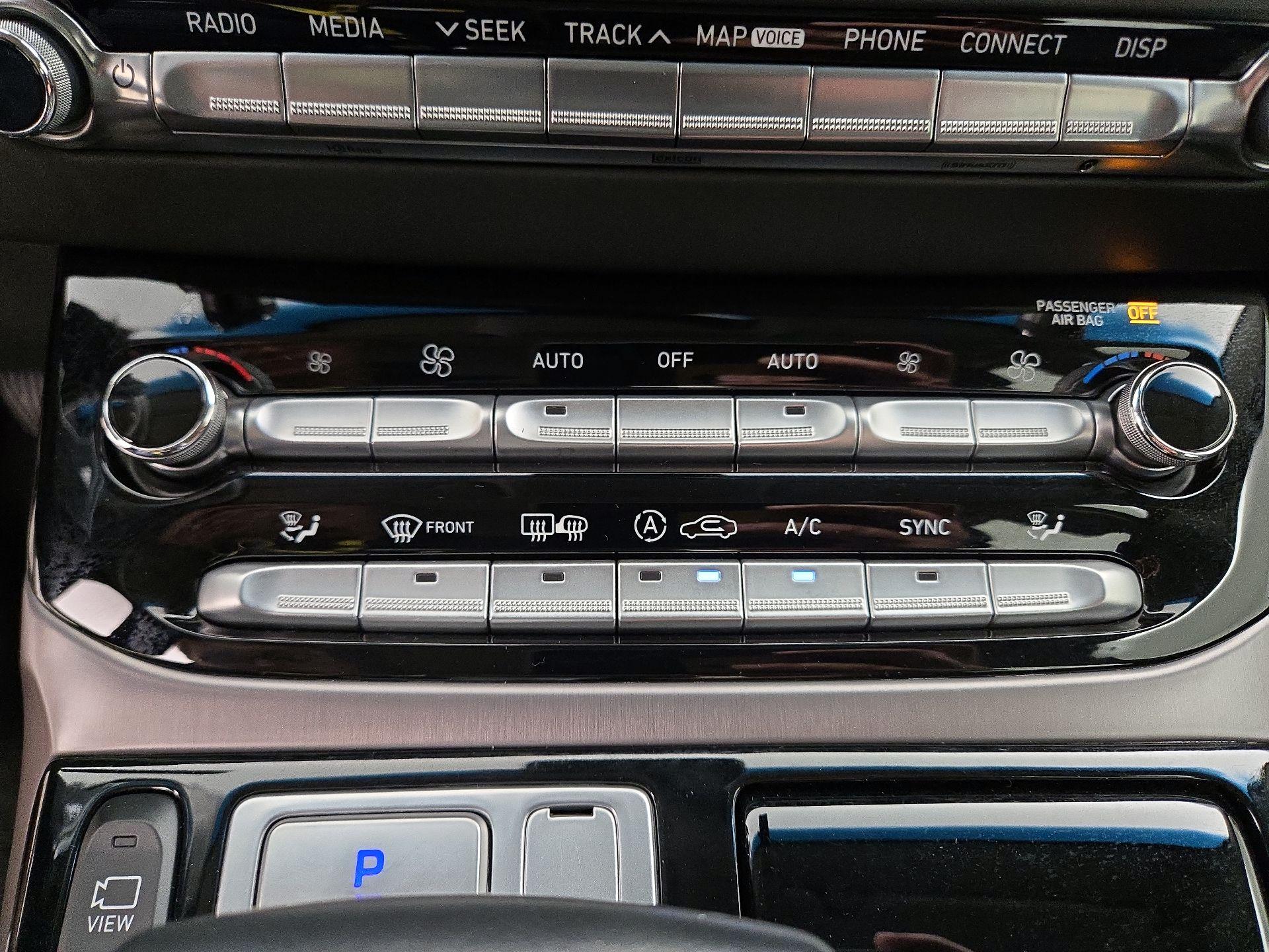 Thumbnail: 2019 Genesis G90 - 17