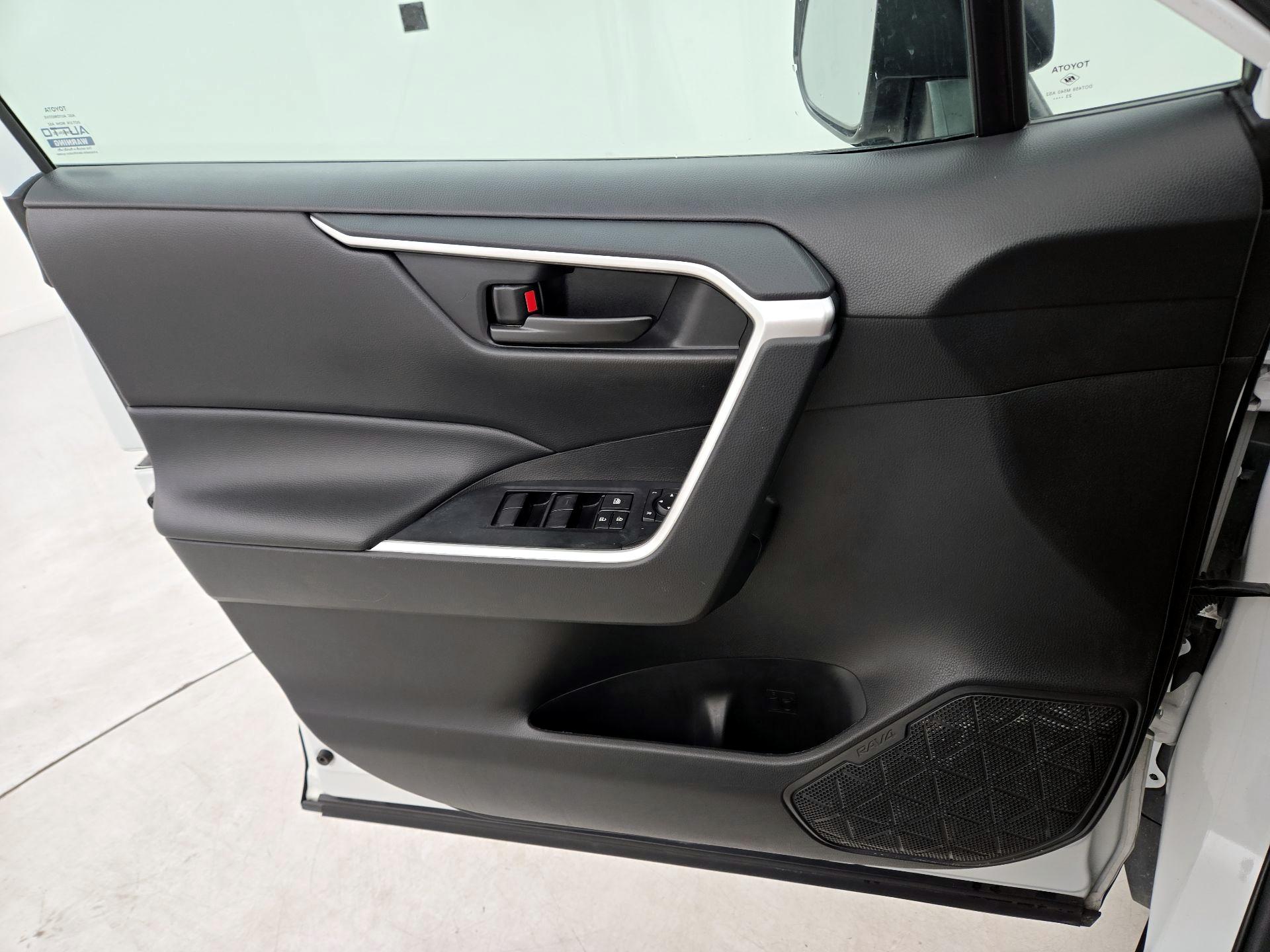 Thumbnail: 2024 Toyota RAV4 - 12