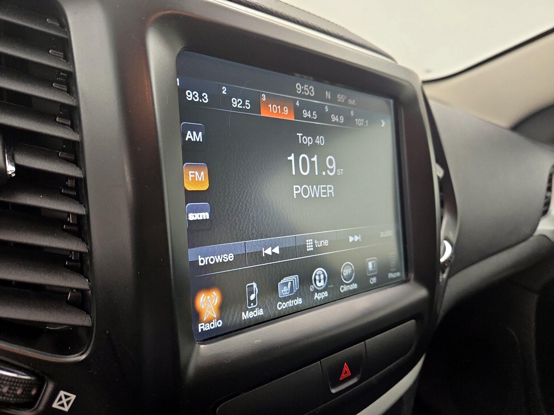 Thumbnail: 2018 Jeep Cherokee - 15