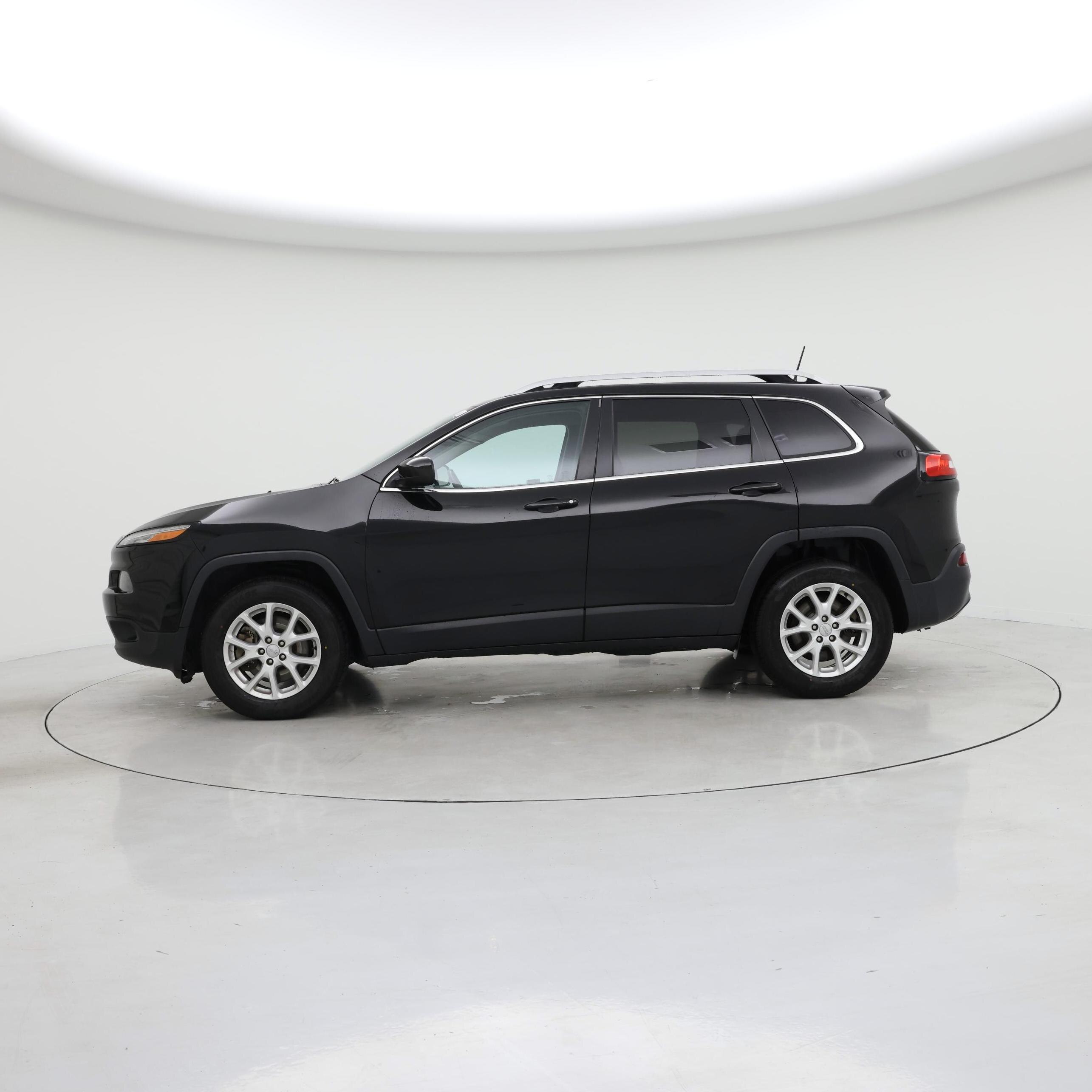 Thumbnail: 2018 Jeep Cherokee - 3