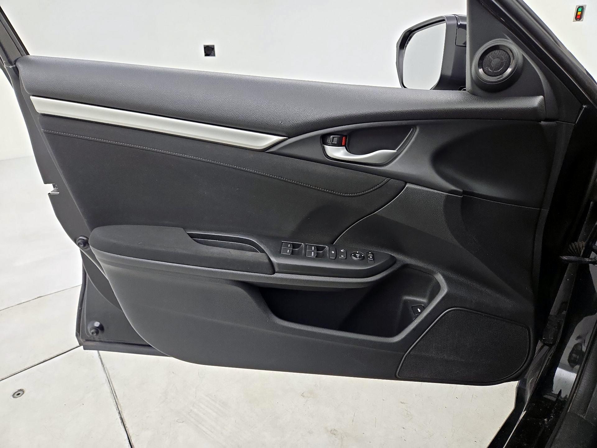 Thumbnail: 2017 Honda Civic - 12