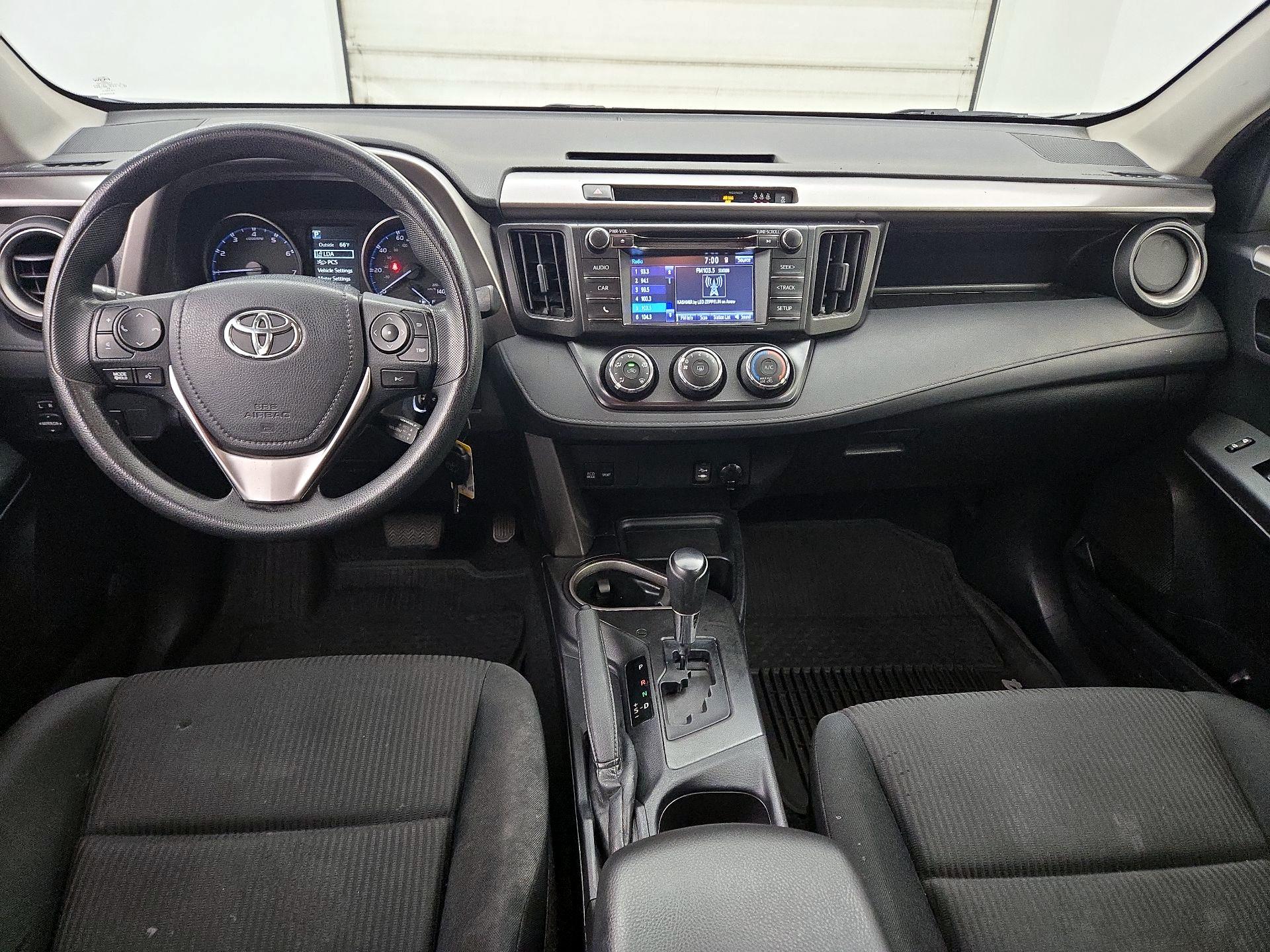 Thumbnail: 2018 Toyota RAV4 - 9