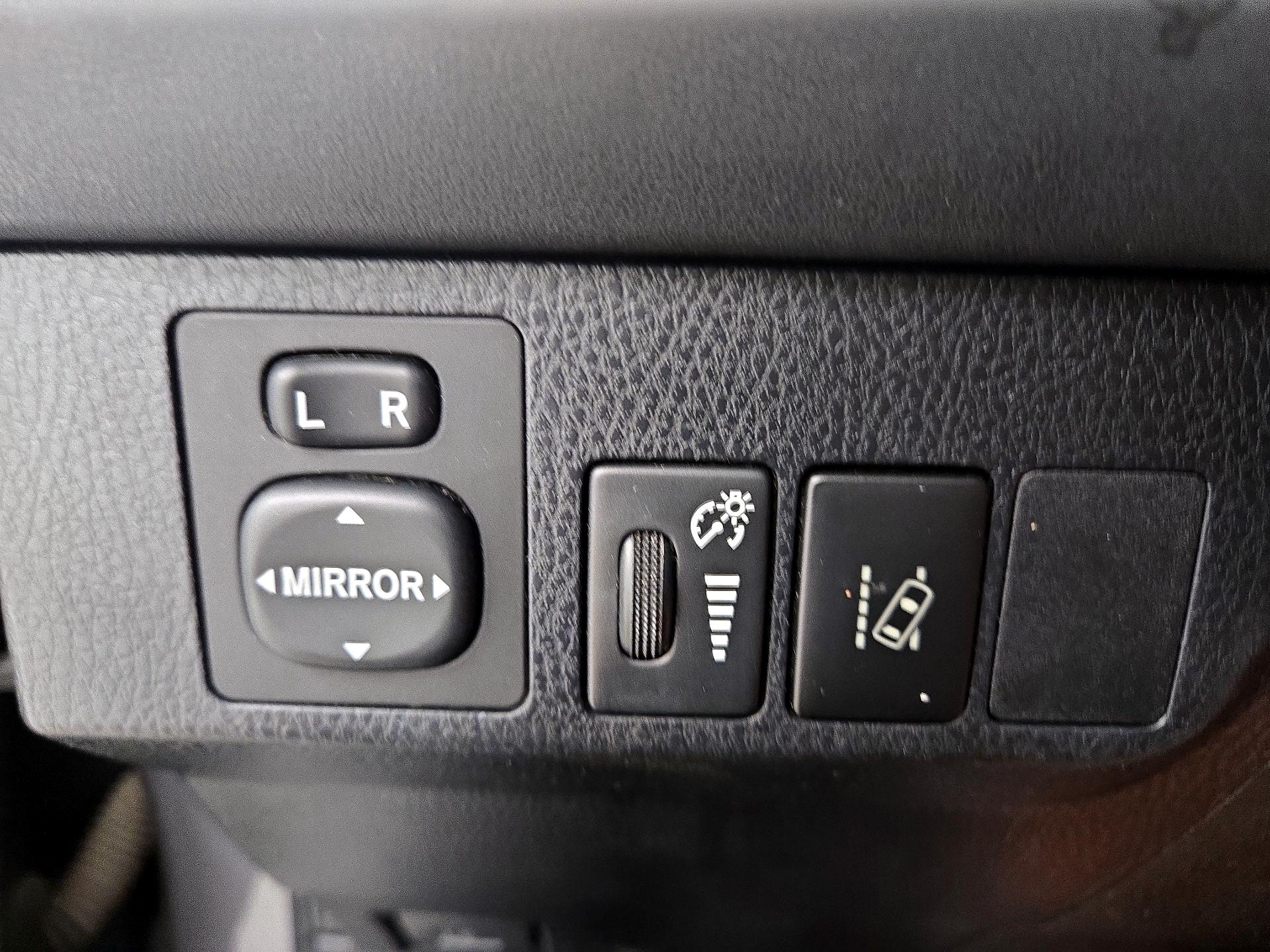 Thumbnail: 2018 Toyota RAV4 - 13