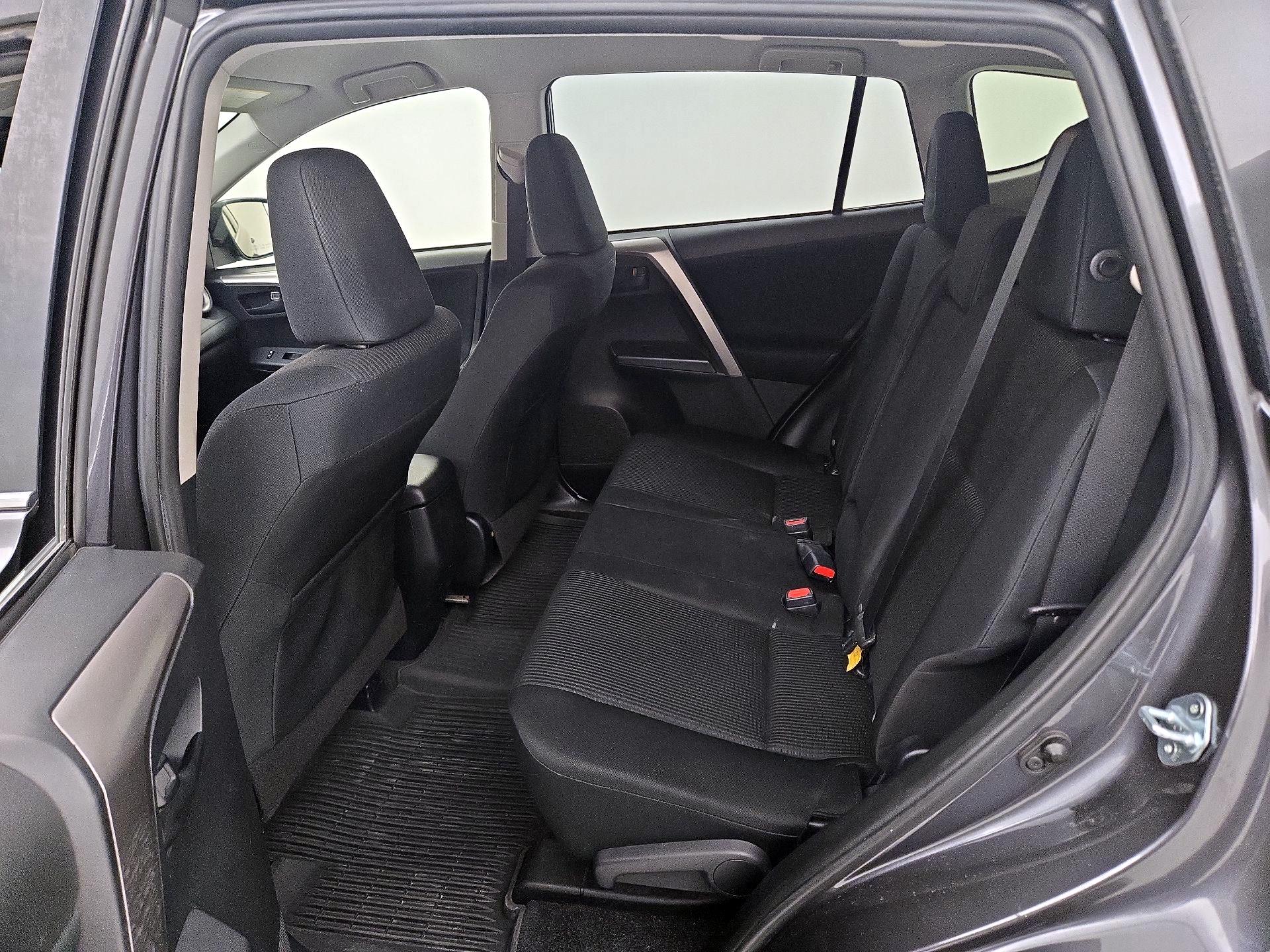 Thumbnail: 2018 Toyota RAV4 - 19
