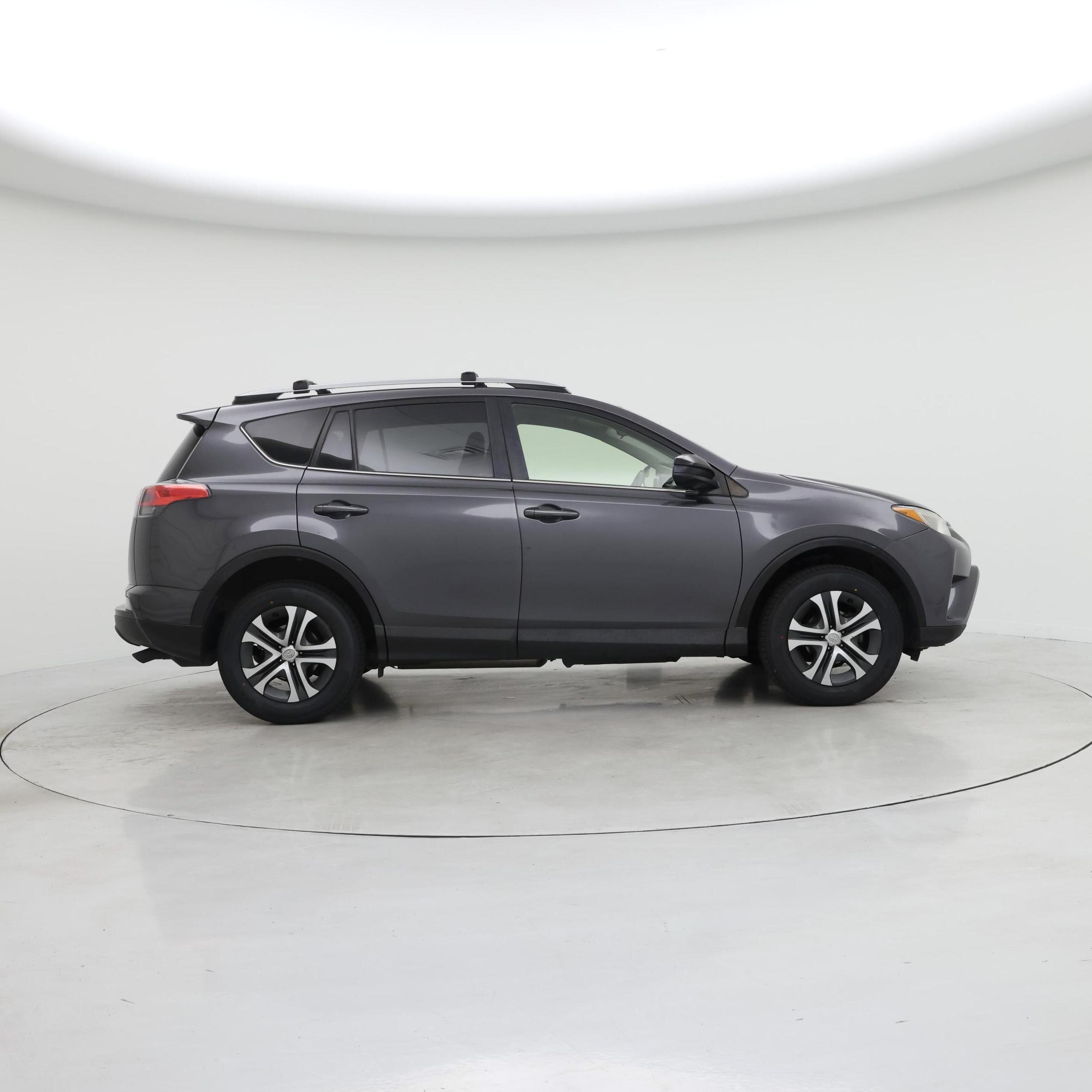 Thumbnail: 2018 Toyota RAV4 - 7