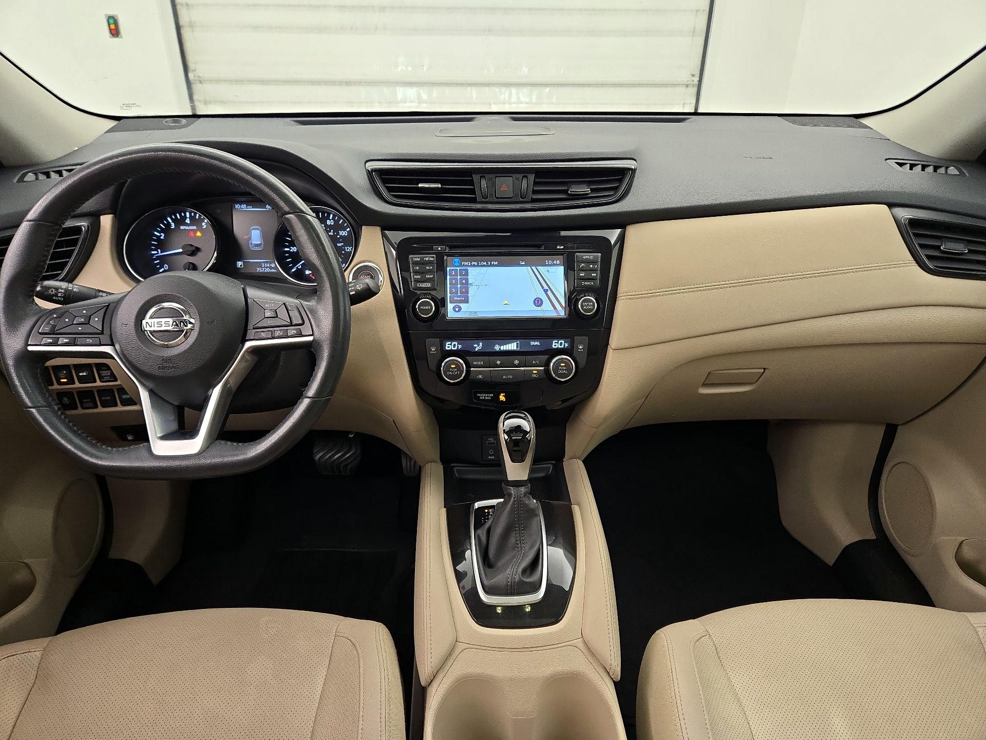 Thumbnail: 2017 Nissan Rogue - 9