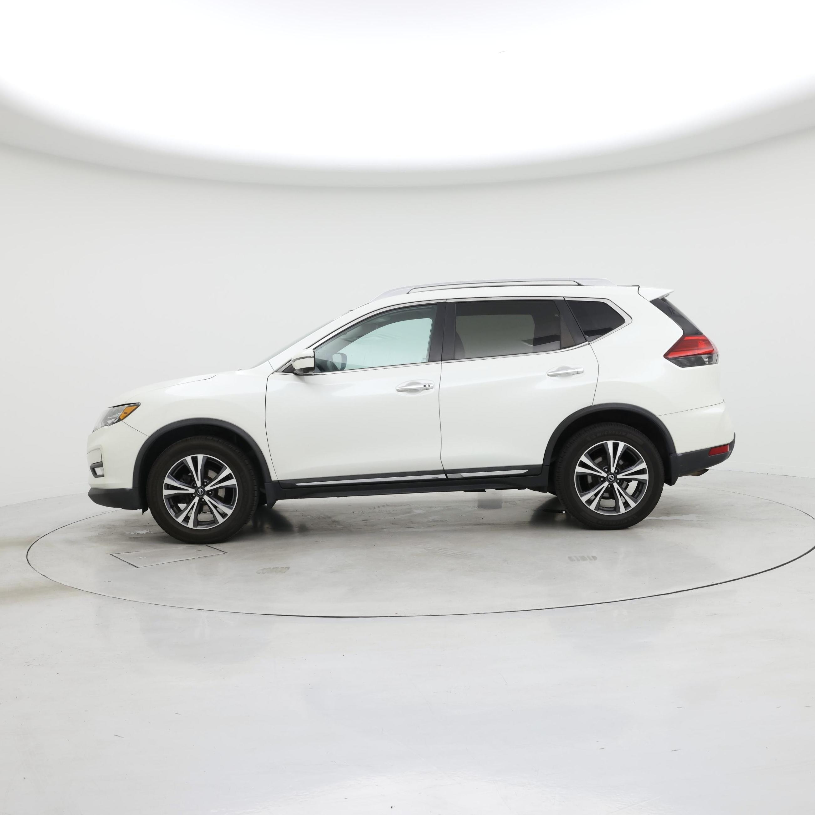 Thumbnail: 2017 Nissan Rogue - 3