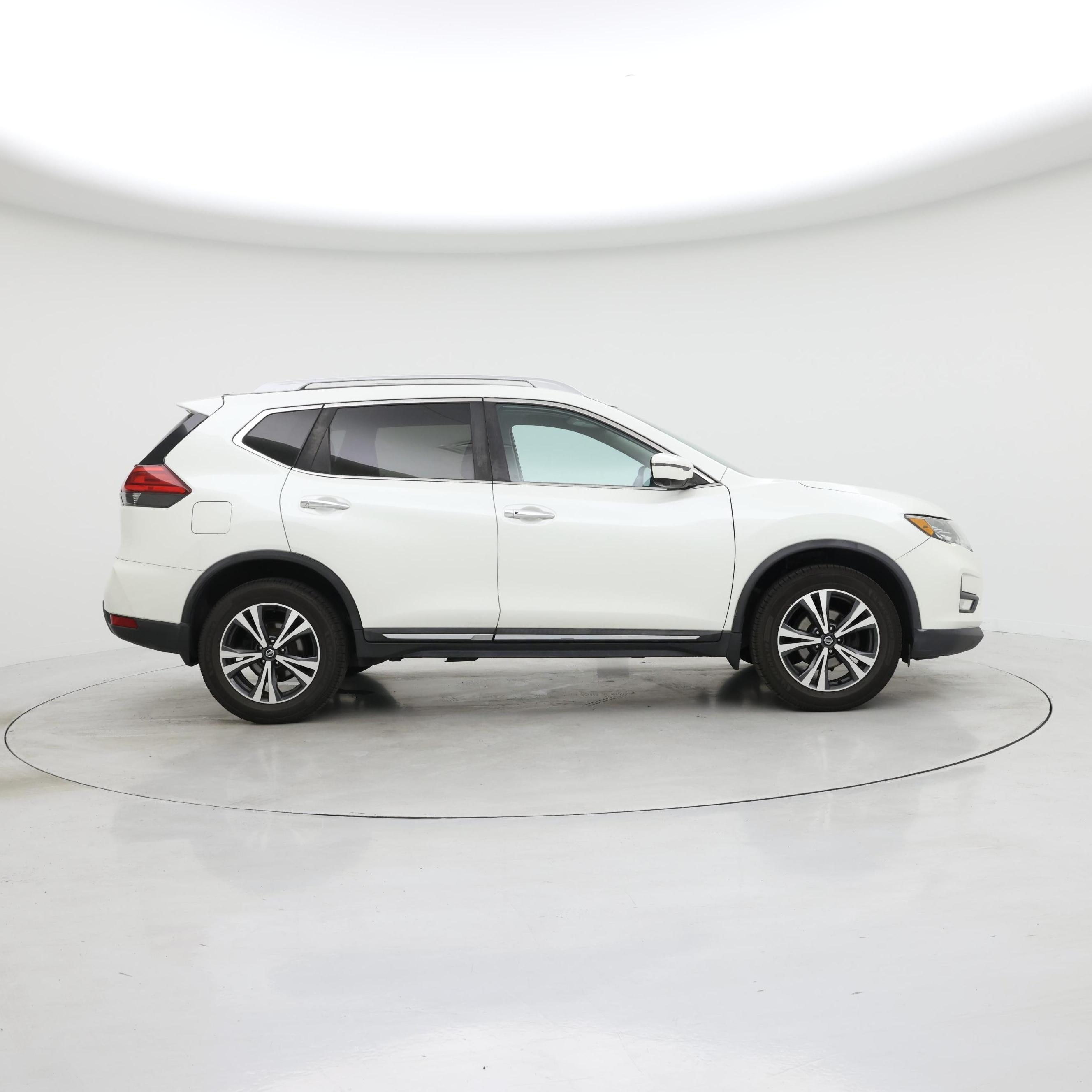 Thumbnail: 2017 Nissan Rogue - 7