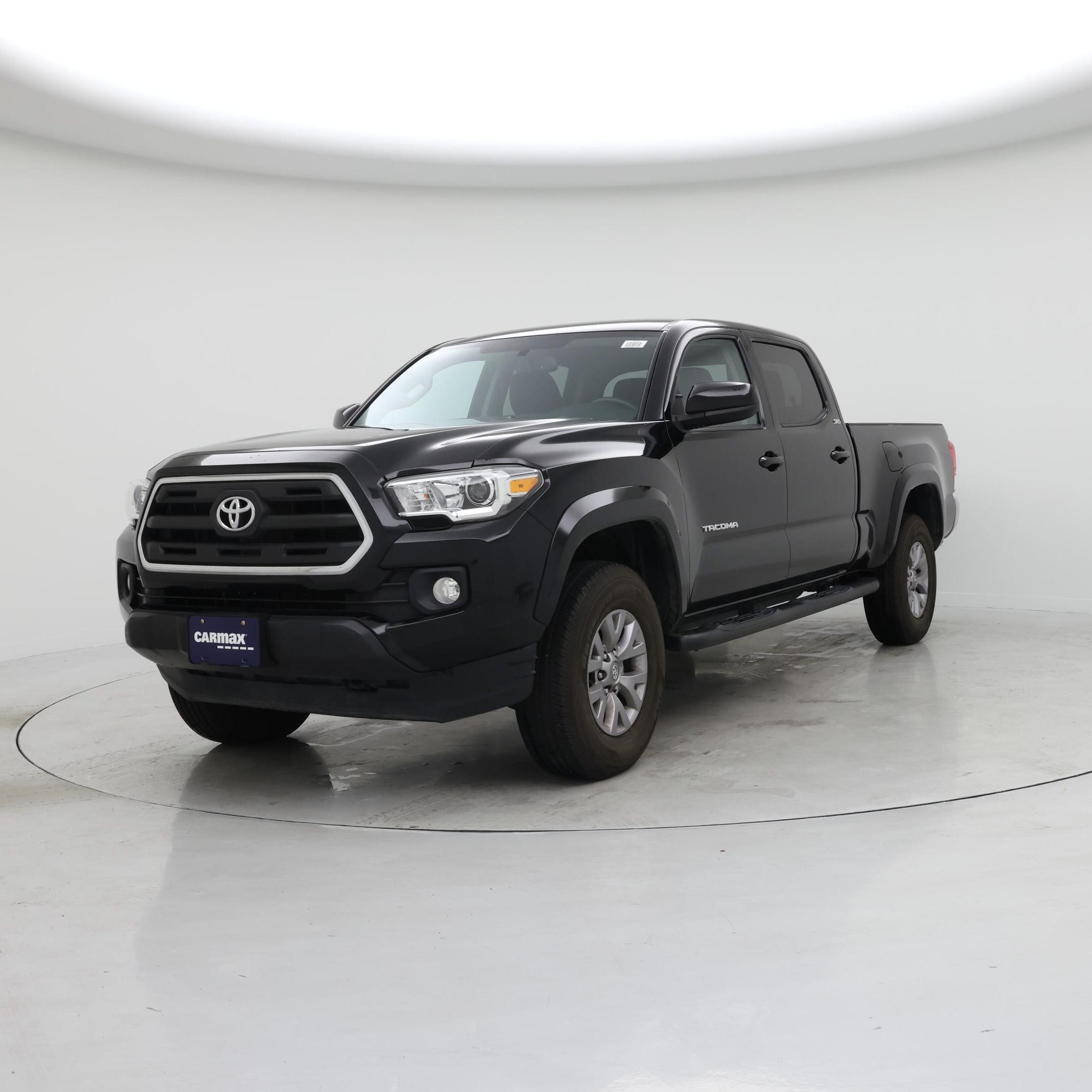 Thumbnail: 2017 Toyota Tacoma - 4