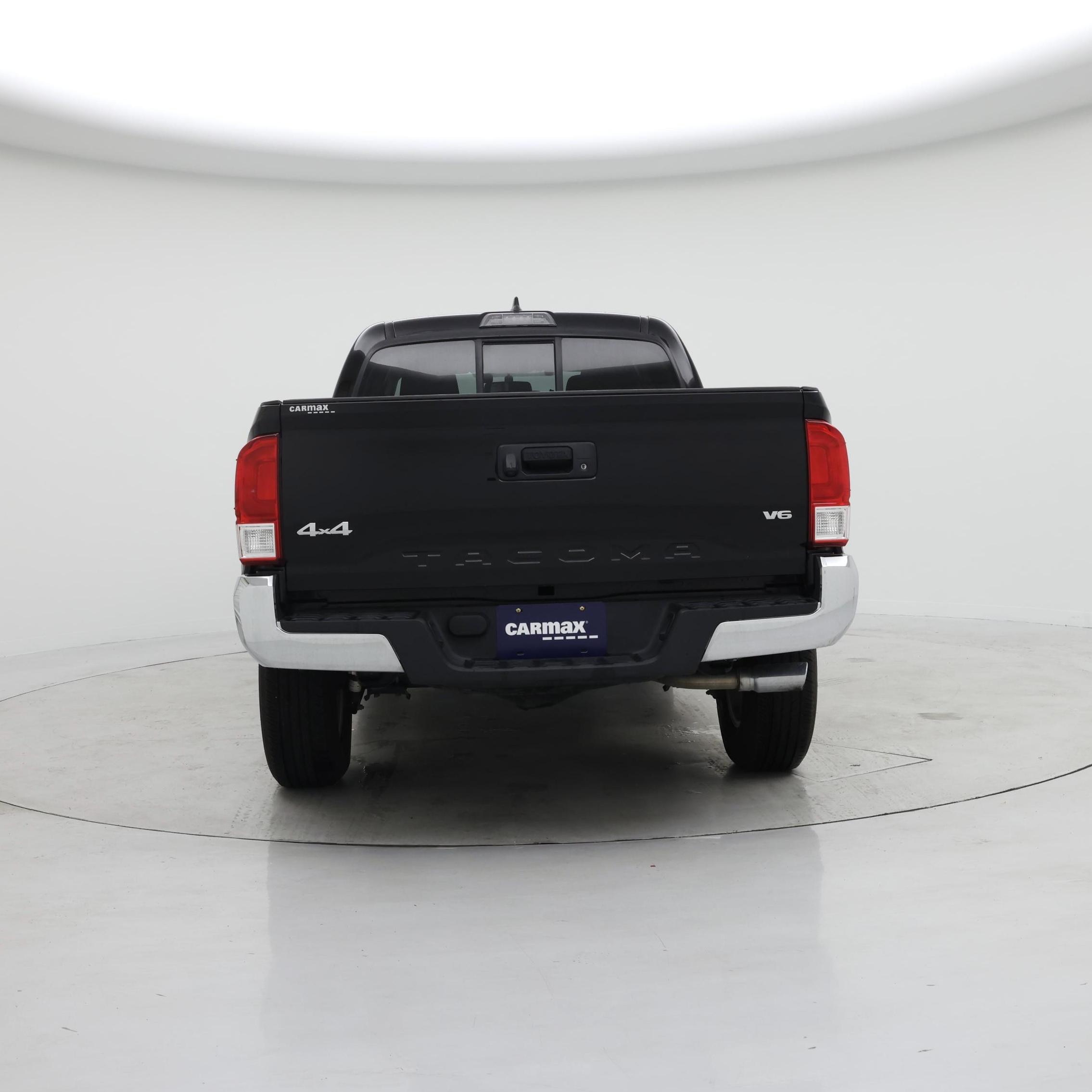 Thumbnail: 2017 Toyota Tacoma - 6