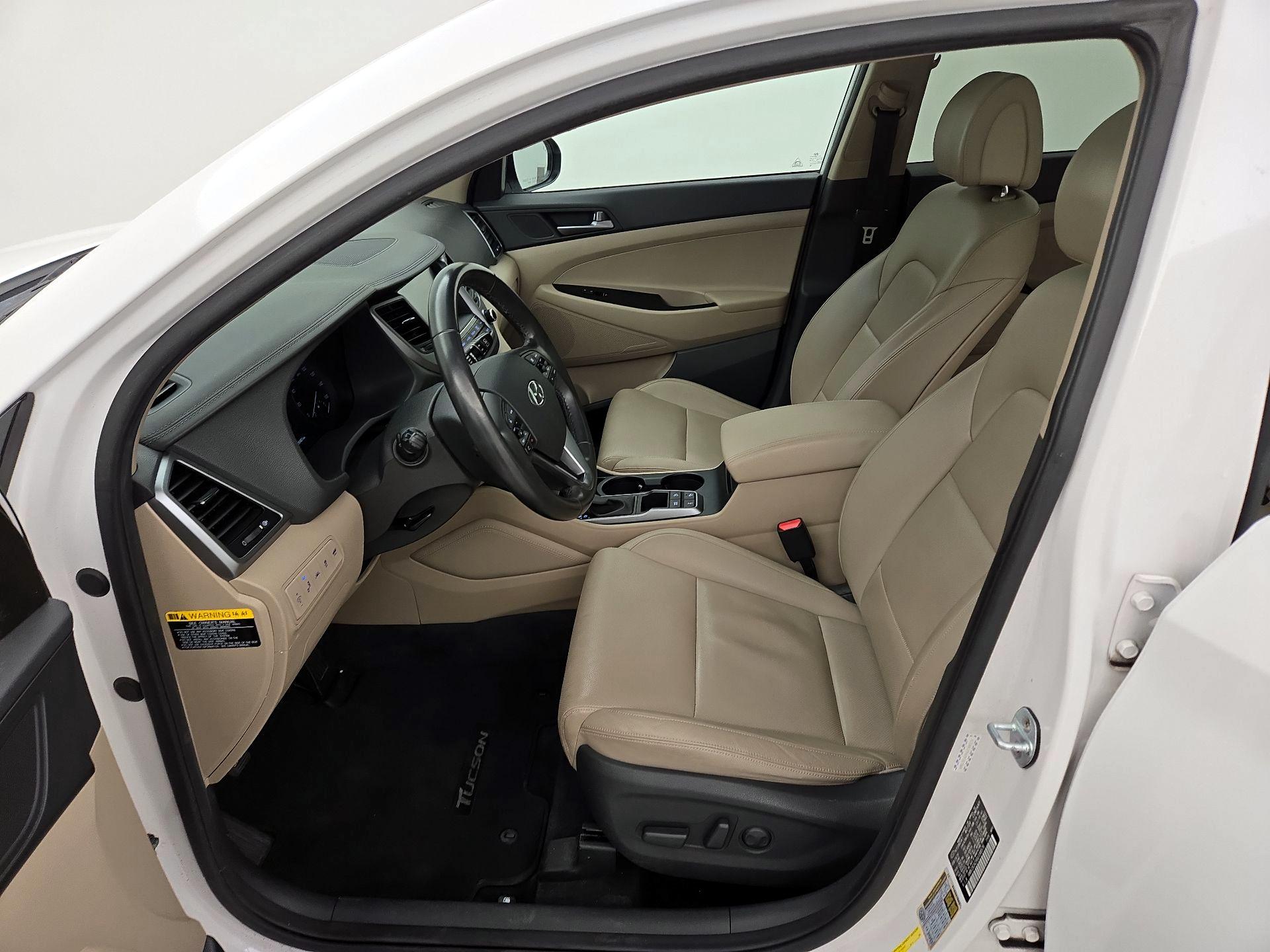 Thumbnail: 2016 Hyundai Tucson - 11