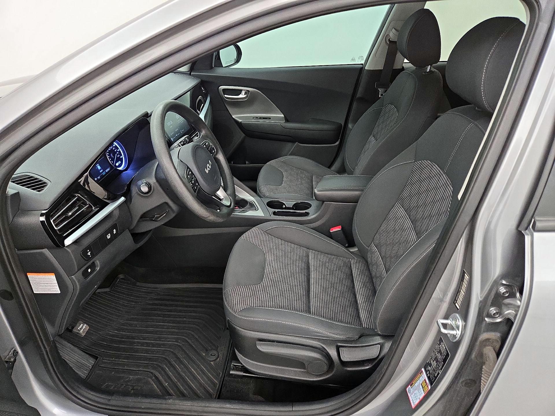Thumbnail: 2022 Kia Niro - 11
