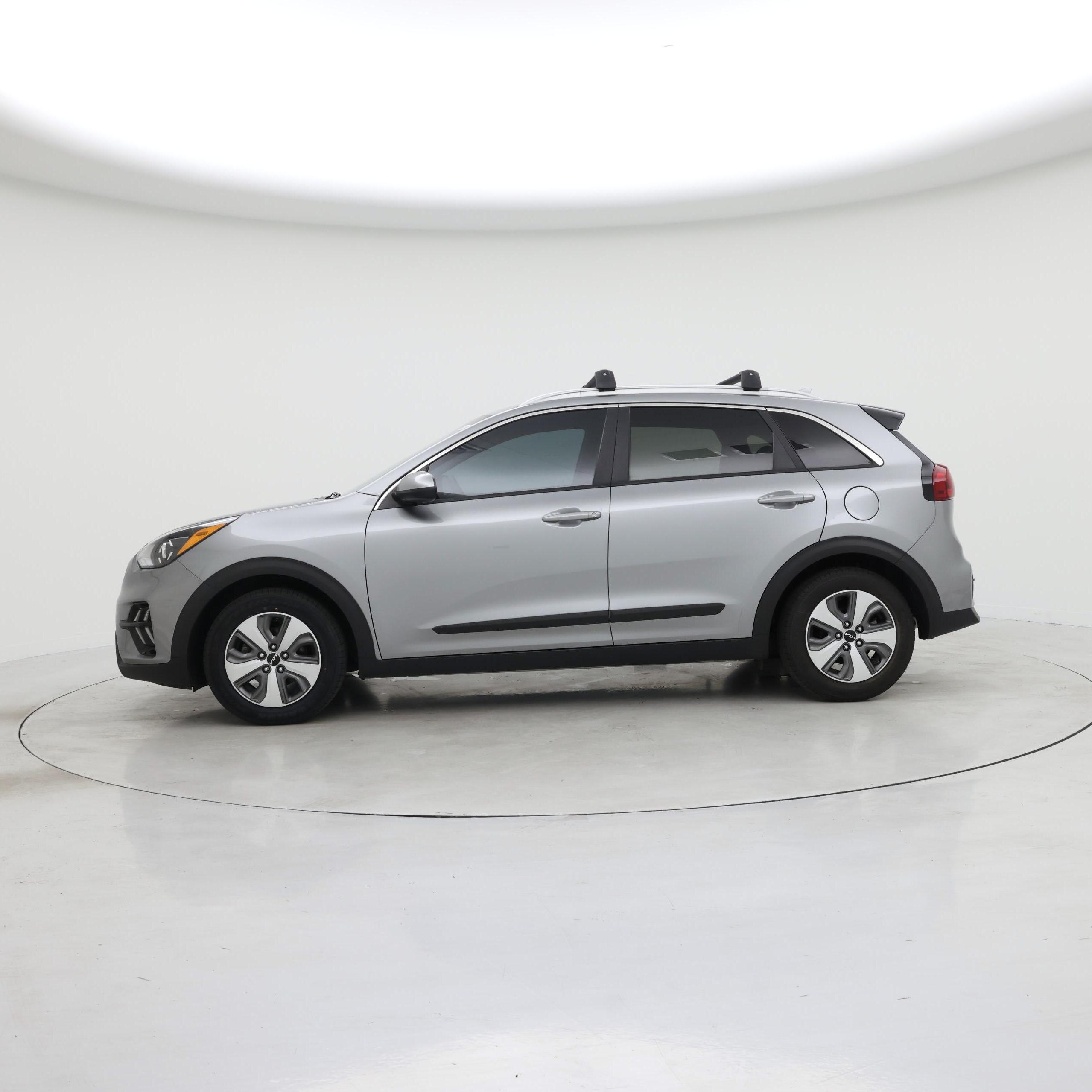 Thumbnail: 2022 Kia Niro - 3