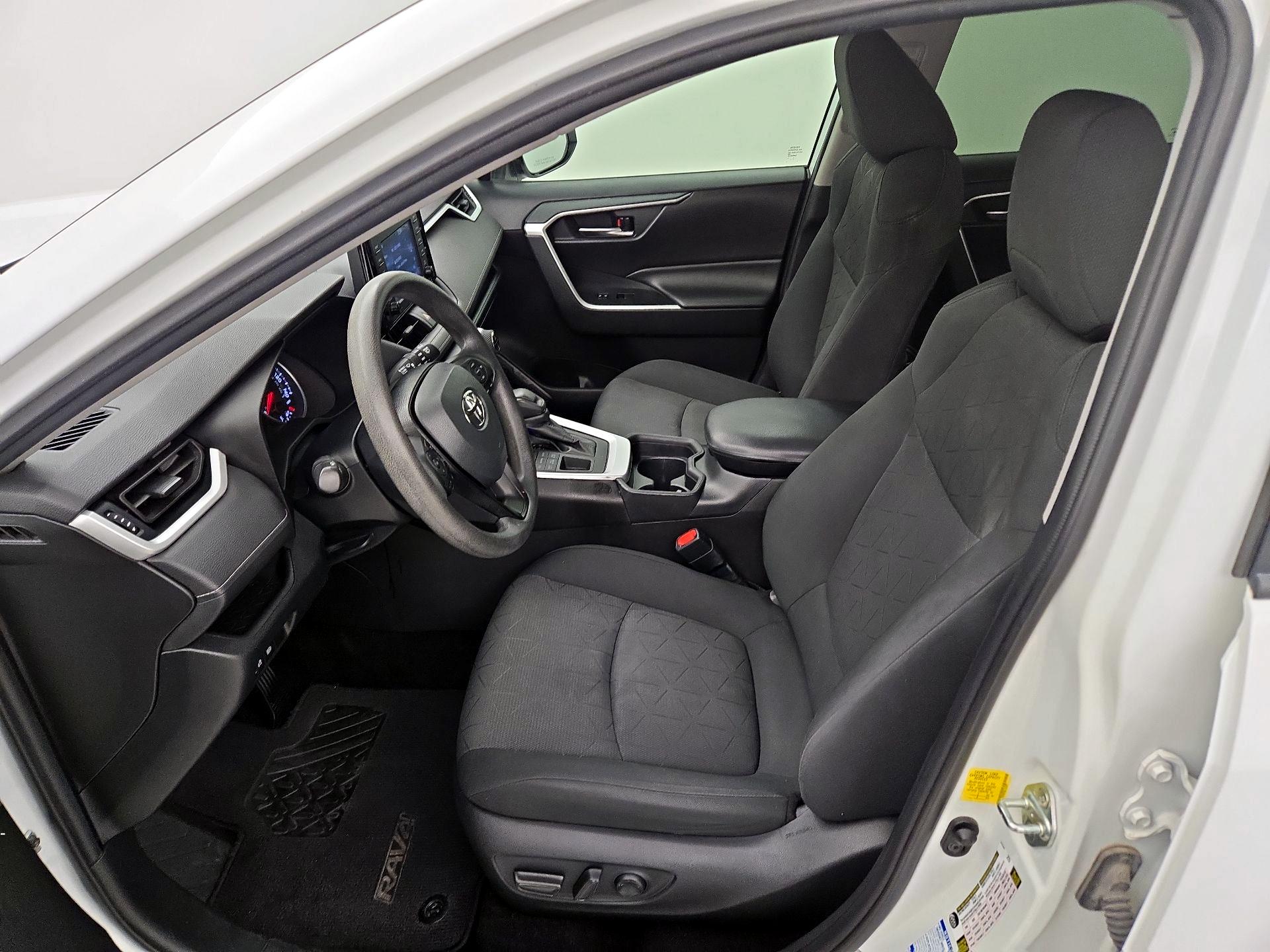 Thumbnail: 2020 Toyota RAV4 - 11
