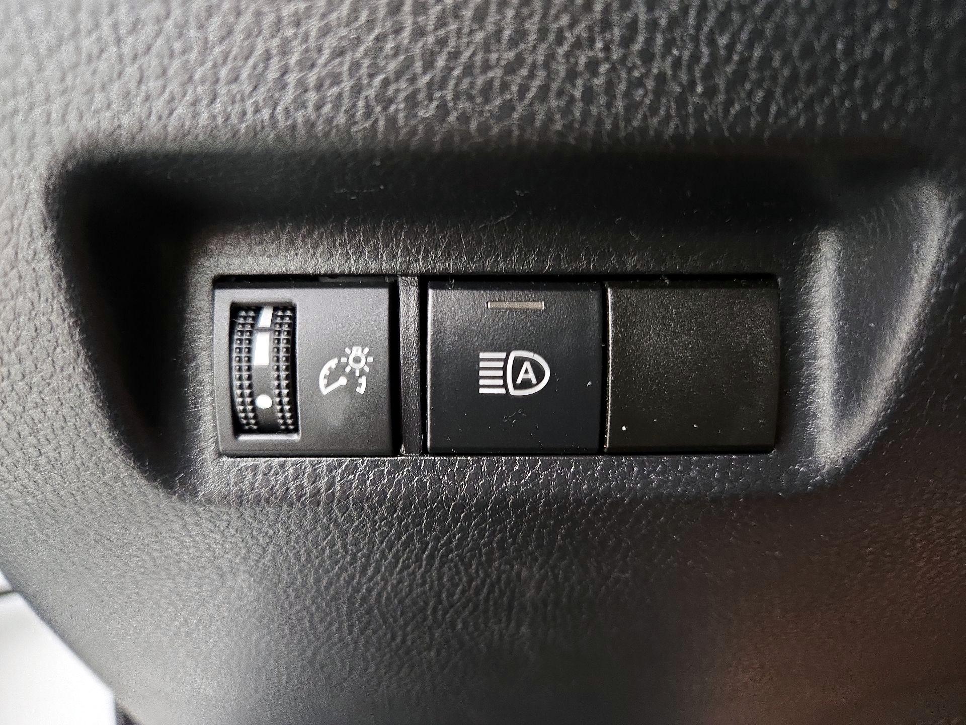 Thumbnail: 2020 Toyota RAV4 - 13