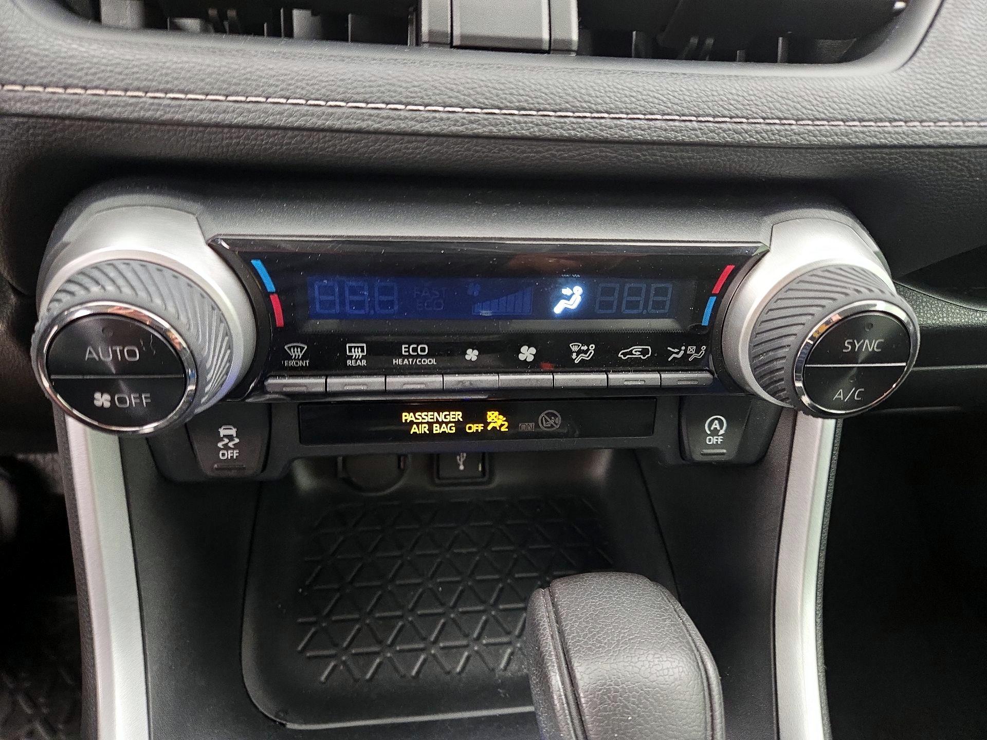 Thumbnail: 2020 Toyota RAV4 - 16