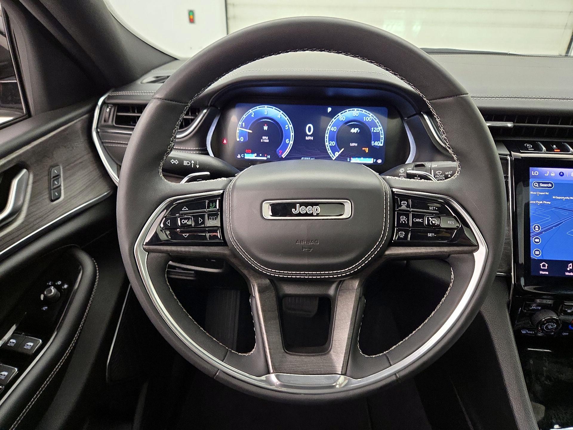 Thumbnail: 2024 Jeep Grand Cherokee - 10