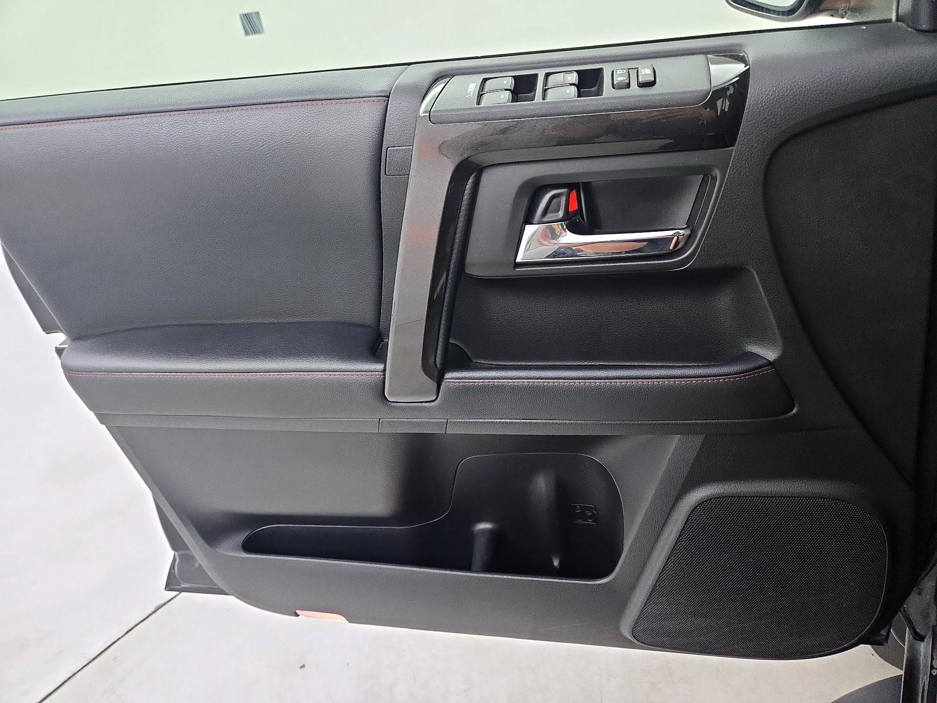 Thumbnail: 2021 Toyota 4Runner - 12