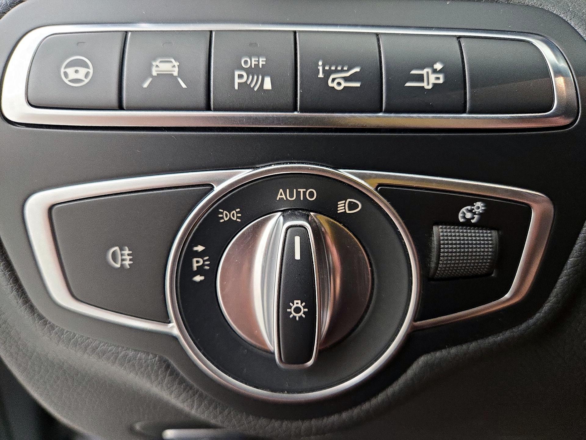Thumbnail: 2022 Mercedes-Benz C-Class - 13