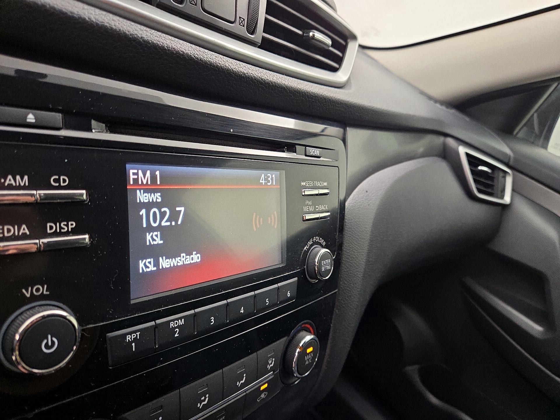 Thumbnail: 2015 Nissan Rogue - 15