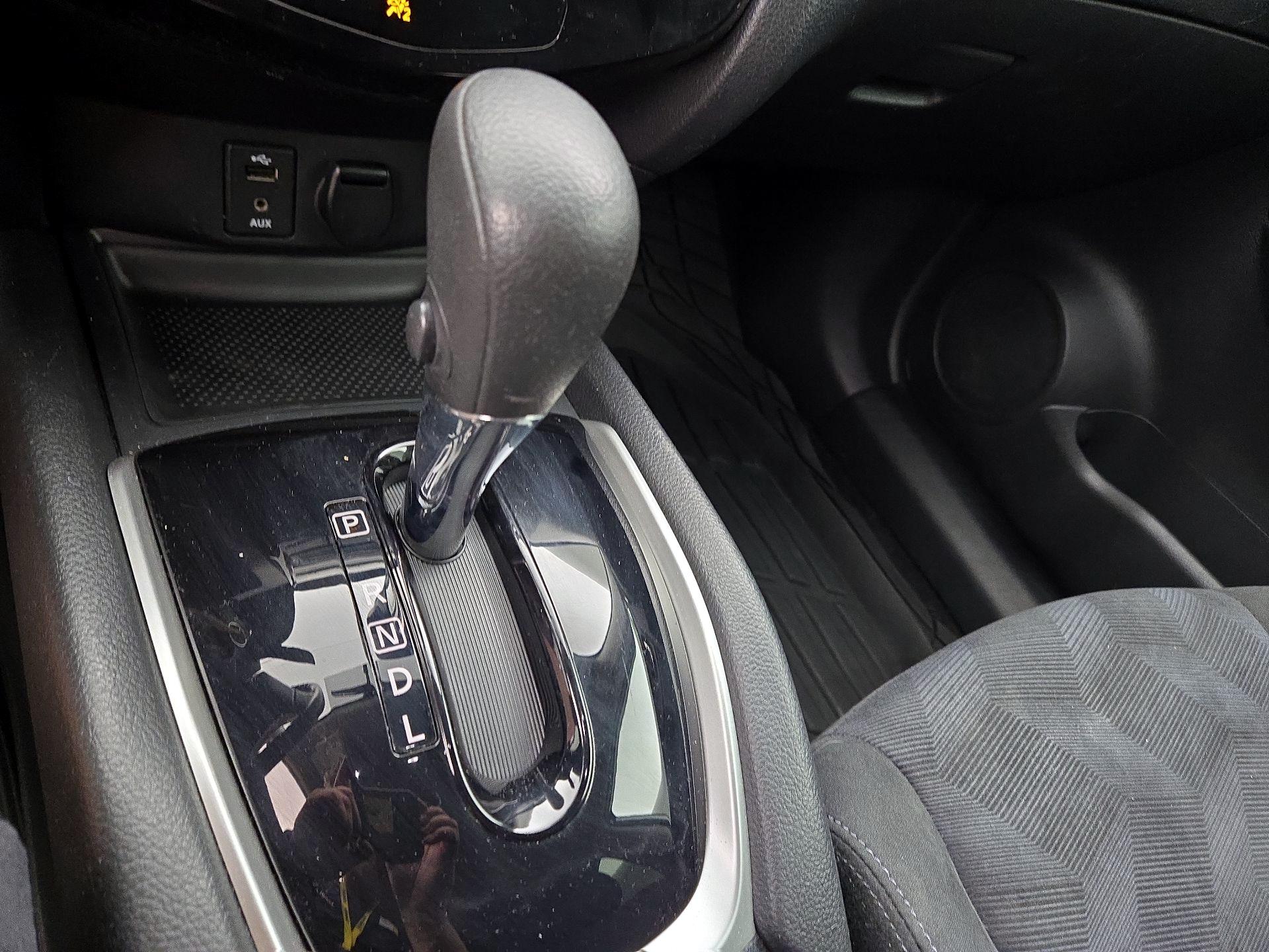 Thumbnail: 2015 Nissan Rogue - 17