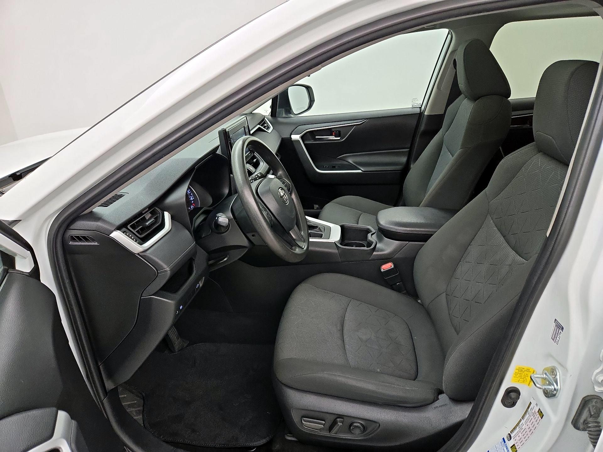 Thumbnail: 2022 Toyota RAV4 - 11