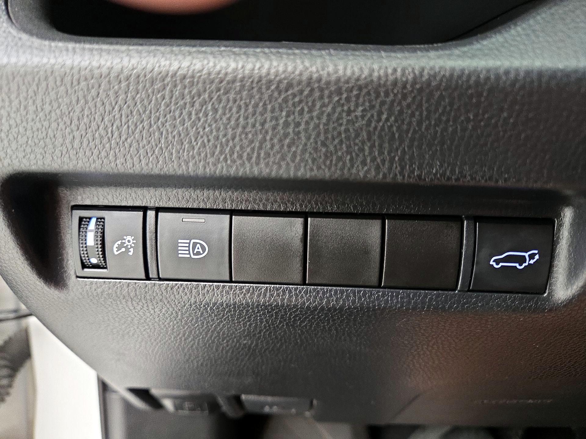 Thumbnail: 2022 Toyota RAV4 - 13