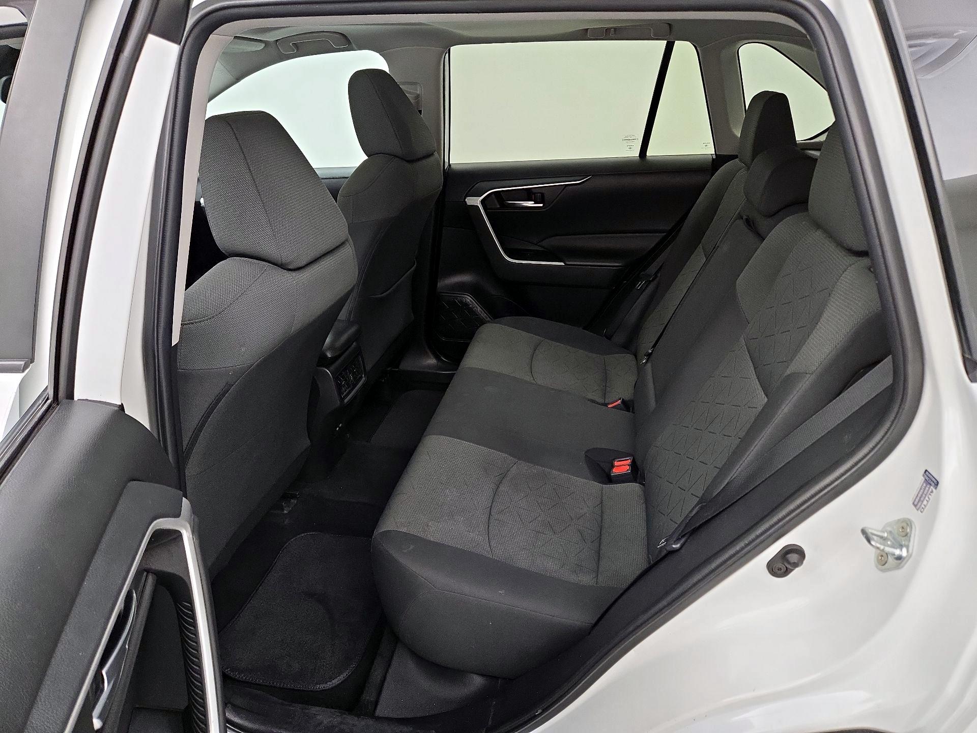 Thumbnail: 2022 Toyota RAV4 - 20