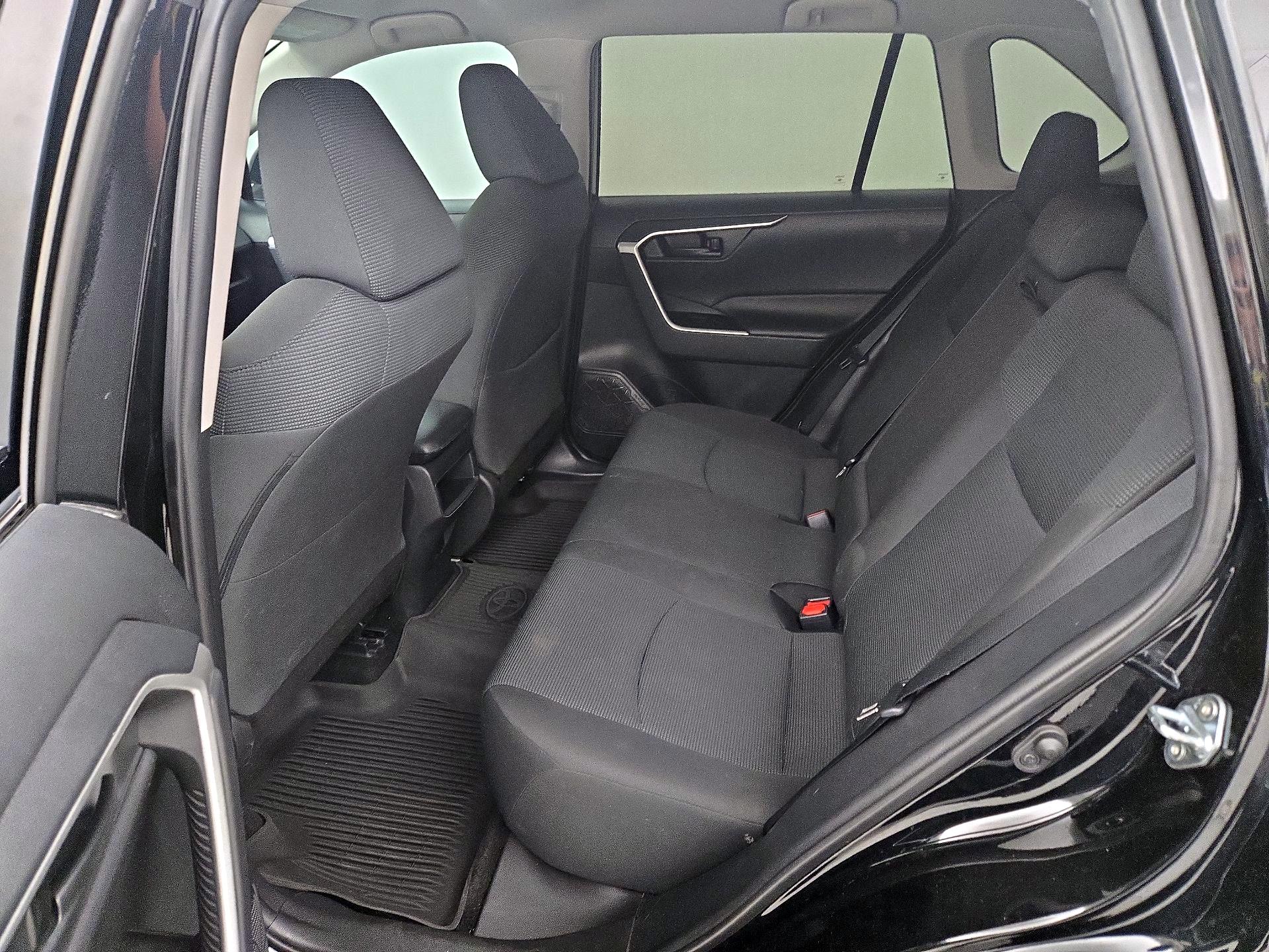 Thumbnail: 2021 Toyota RAV4 - 19