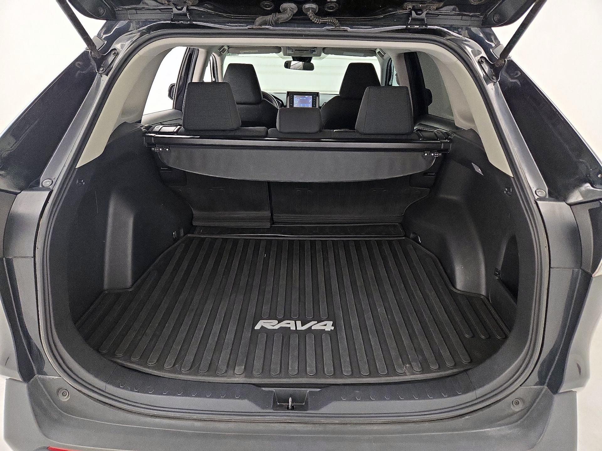 Thumbnail: 2021 Toyota RAV4 - 20
