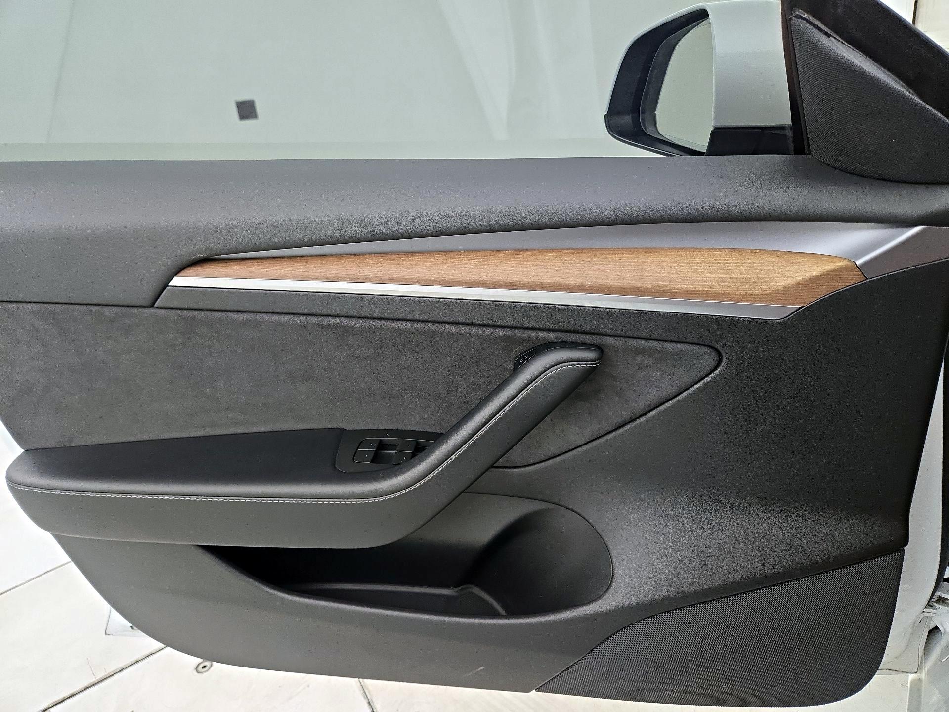 Thumbnail: 2021 Tesla Model 3 - 12