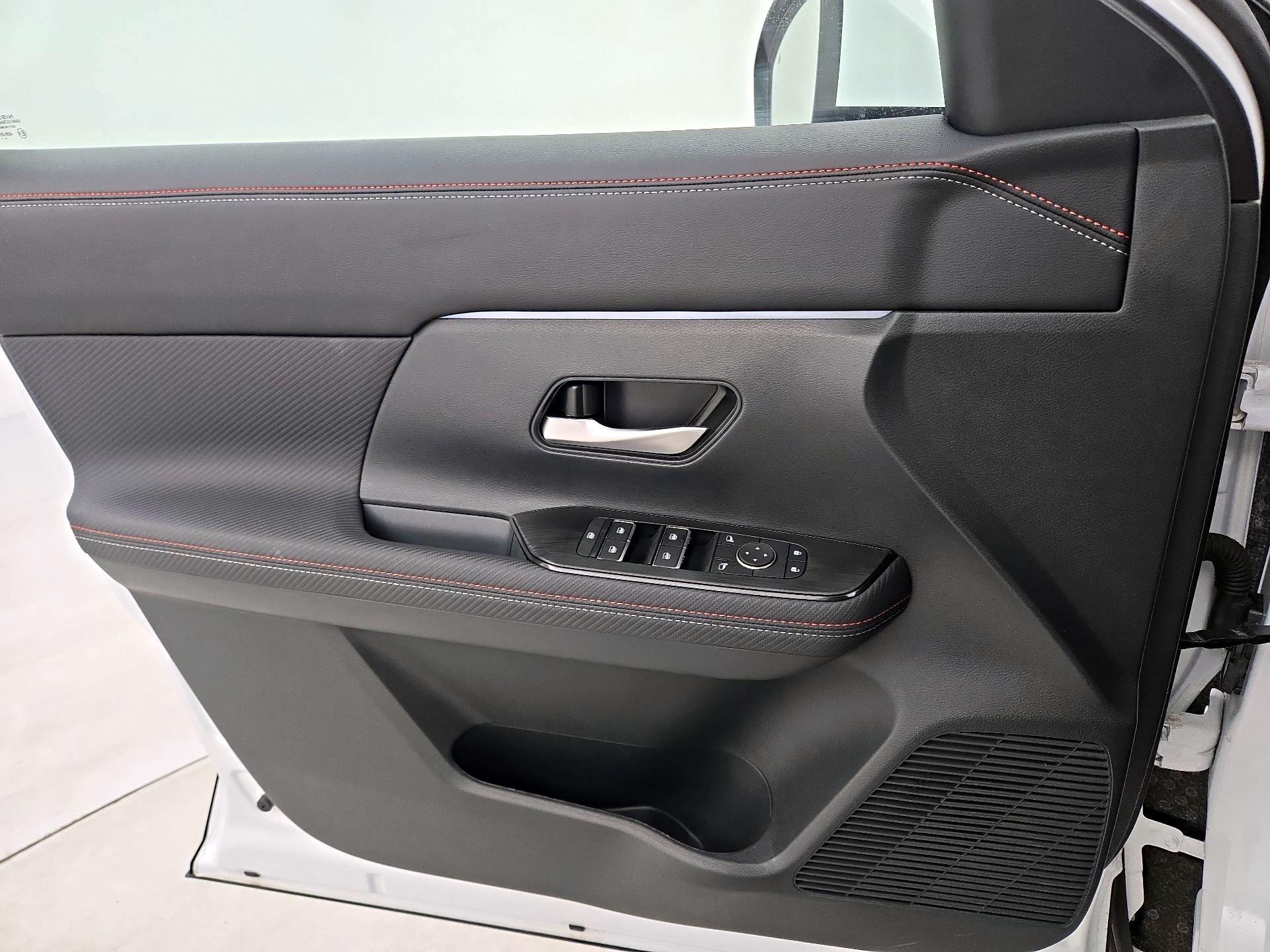 Thumbnail: 2025 Nissan Kicks - 12