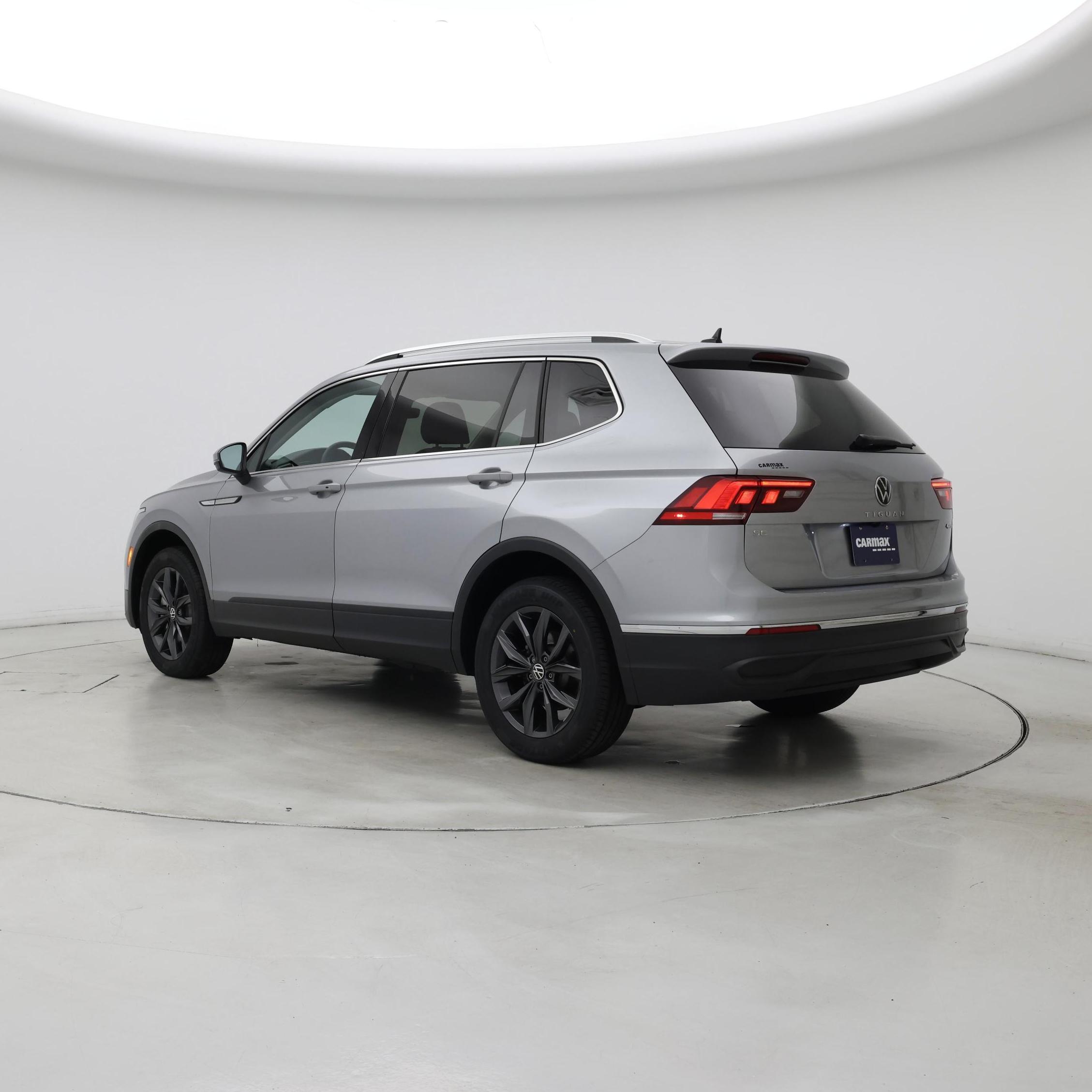 Thumbnail: 2023 Volkswagen Tiguan - 2