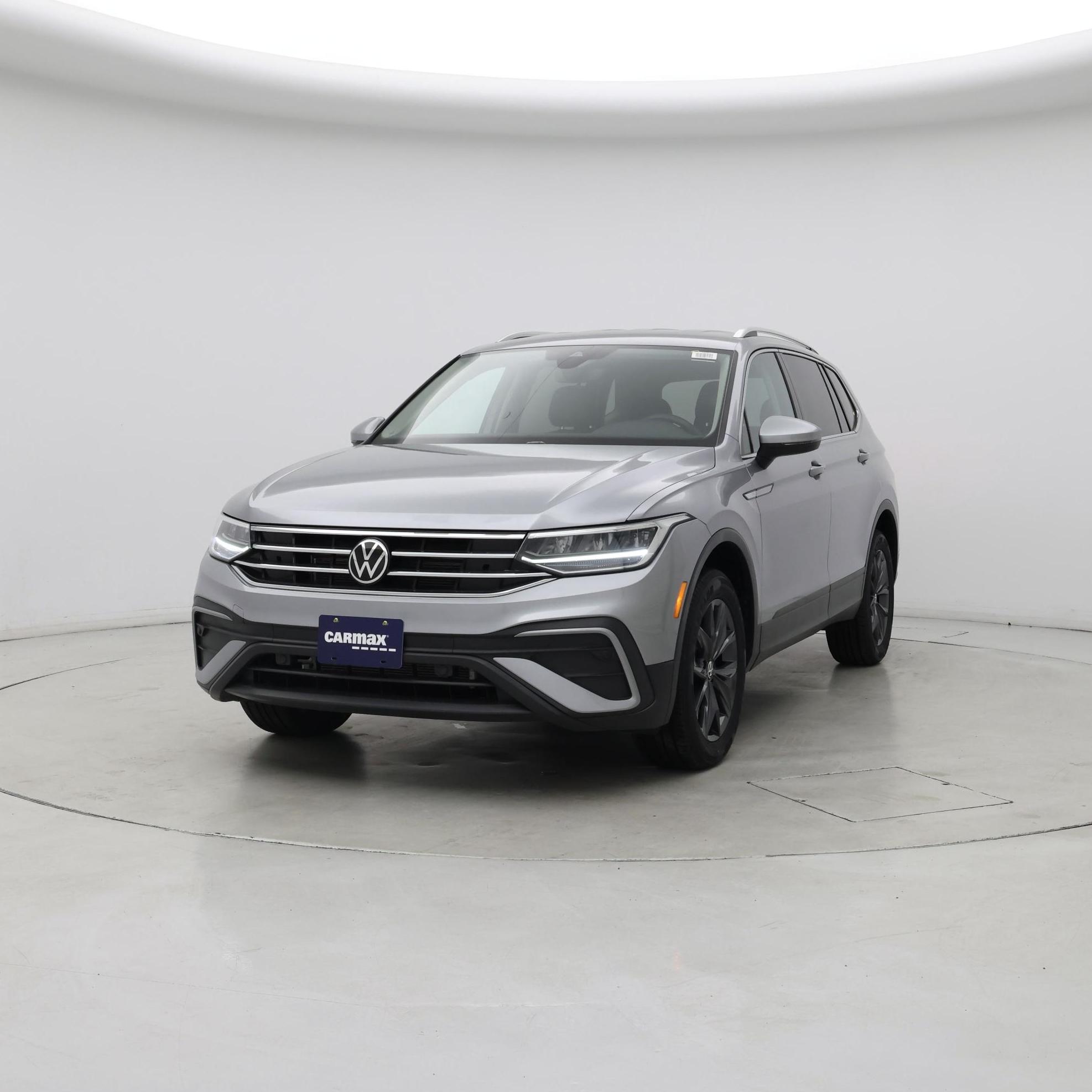 Thumbnail: 2023 Volkswagen Tiguan - 4