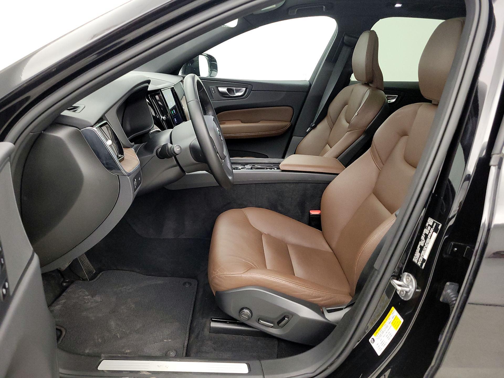 Thumbnail: 2022 Volvo XC60 - 11