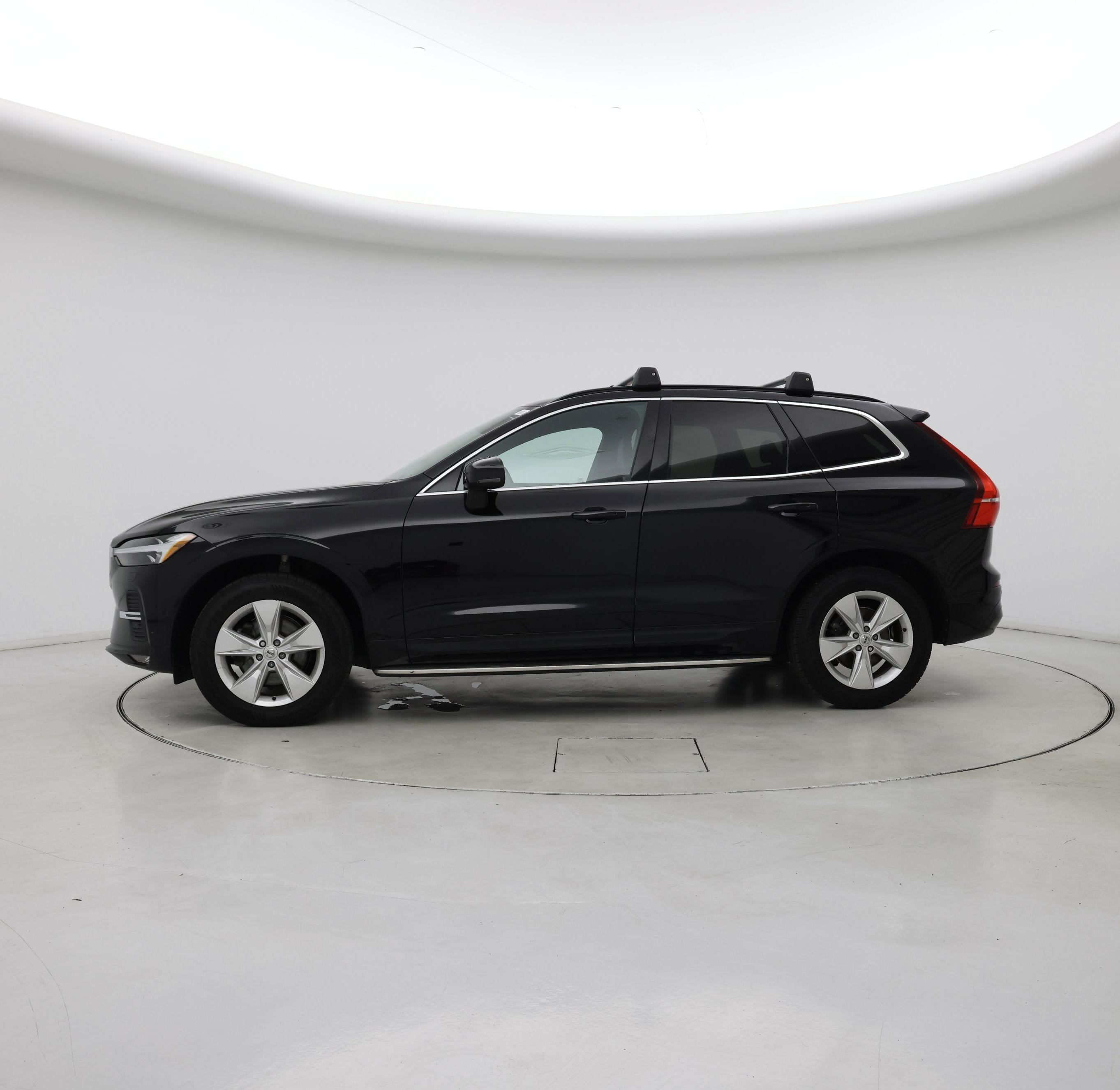 Thumbnail: 2022 Volvo XC60 - 3