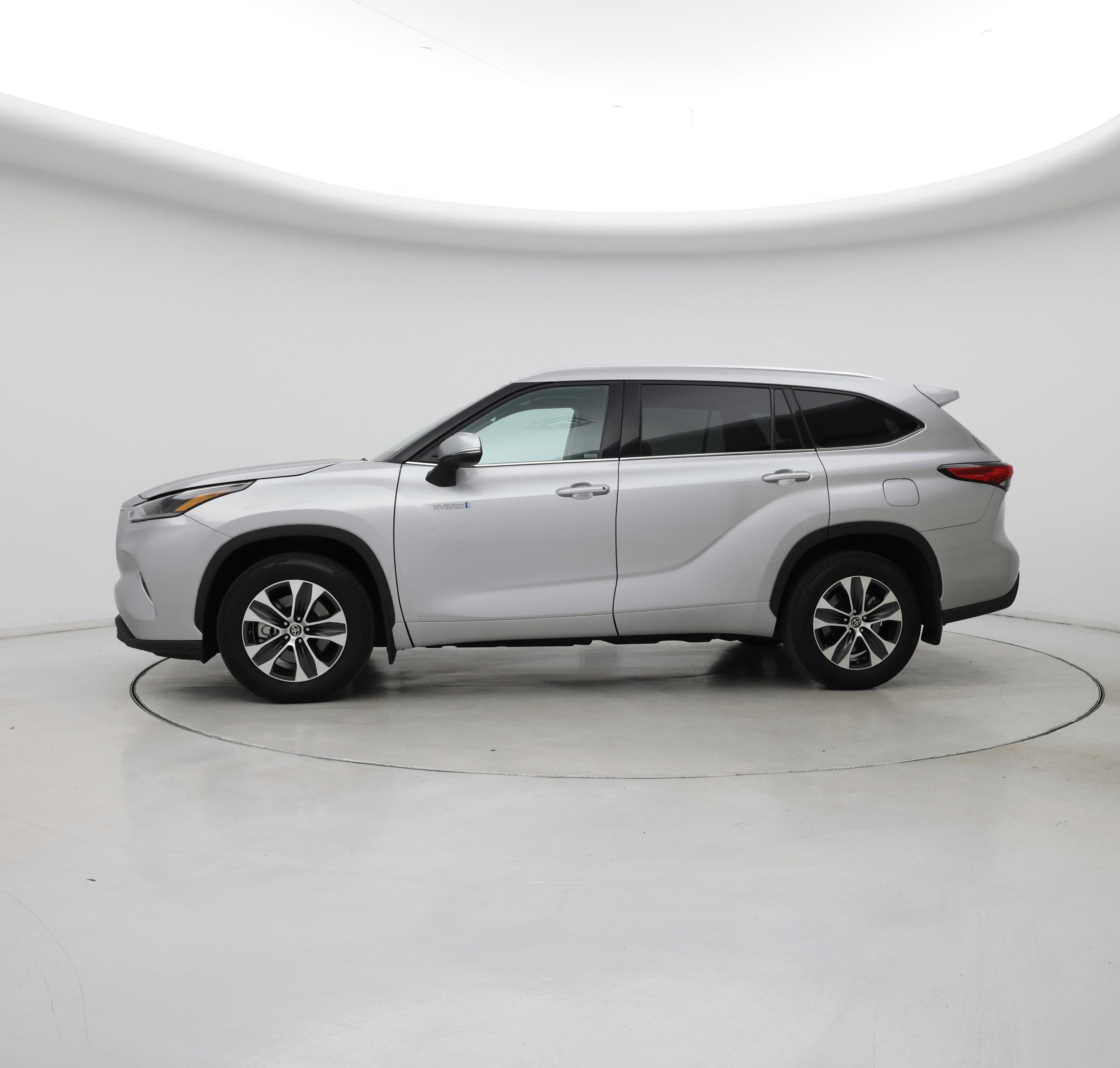 Thumbnail: 2021 Toyota Highlander - 3